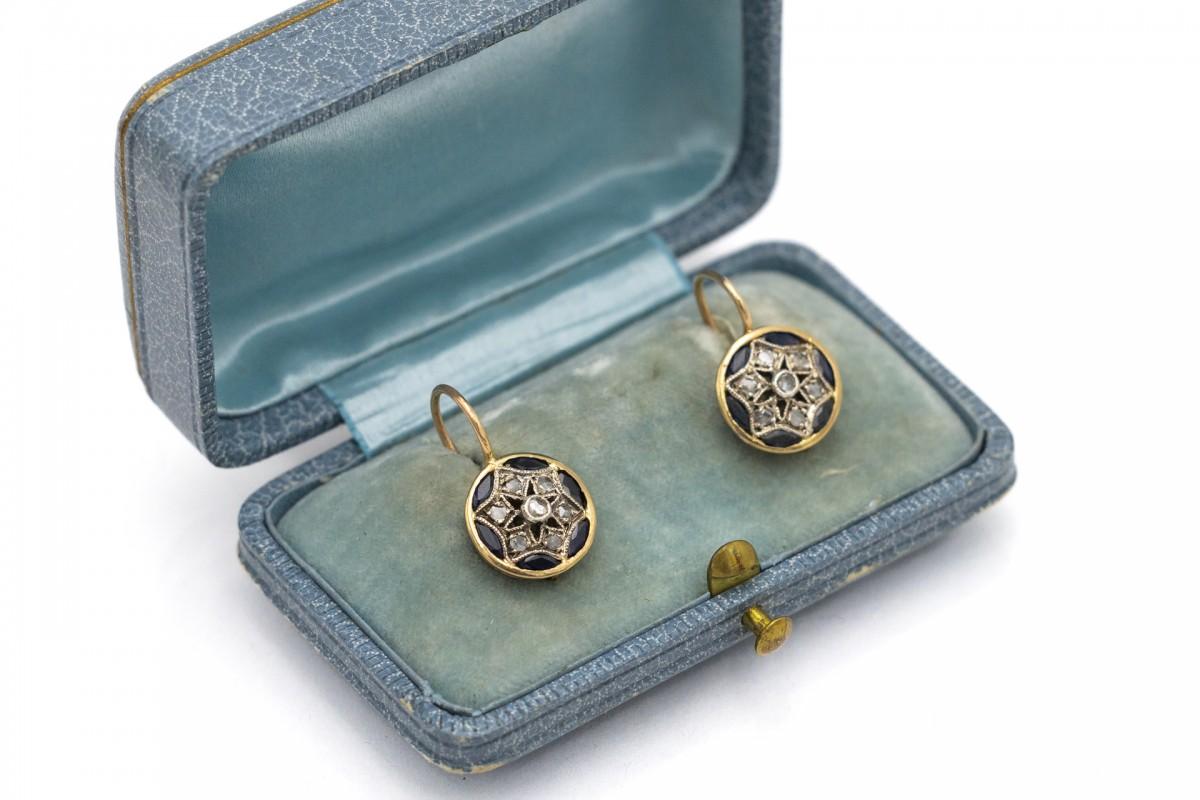 Antique gold earrings with diamonds and sapphires, 1940s. For Sale 2