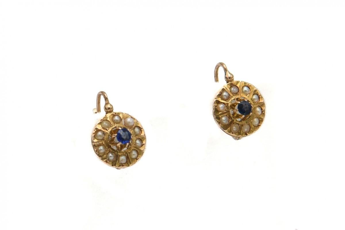 Victorian Antique gold earrings with sapphires and natural pearls, England, circa 1920