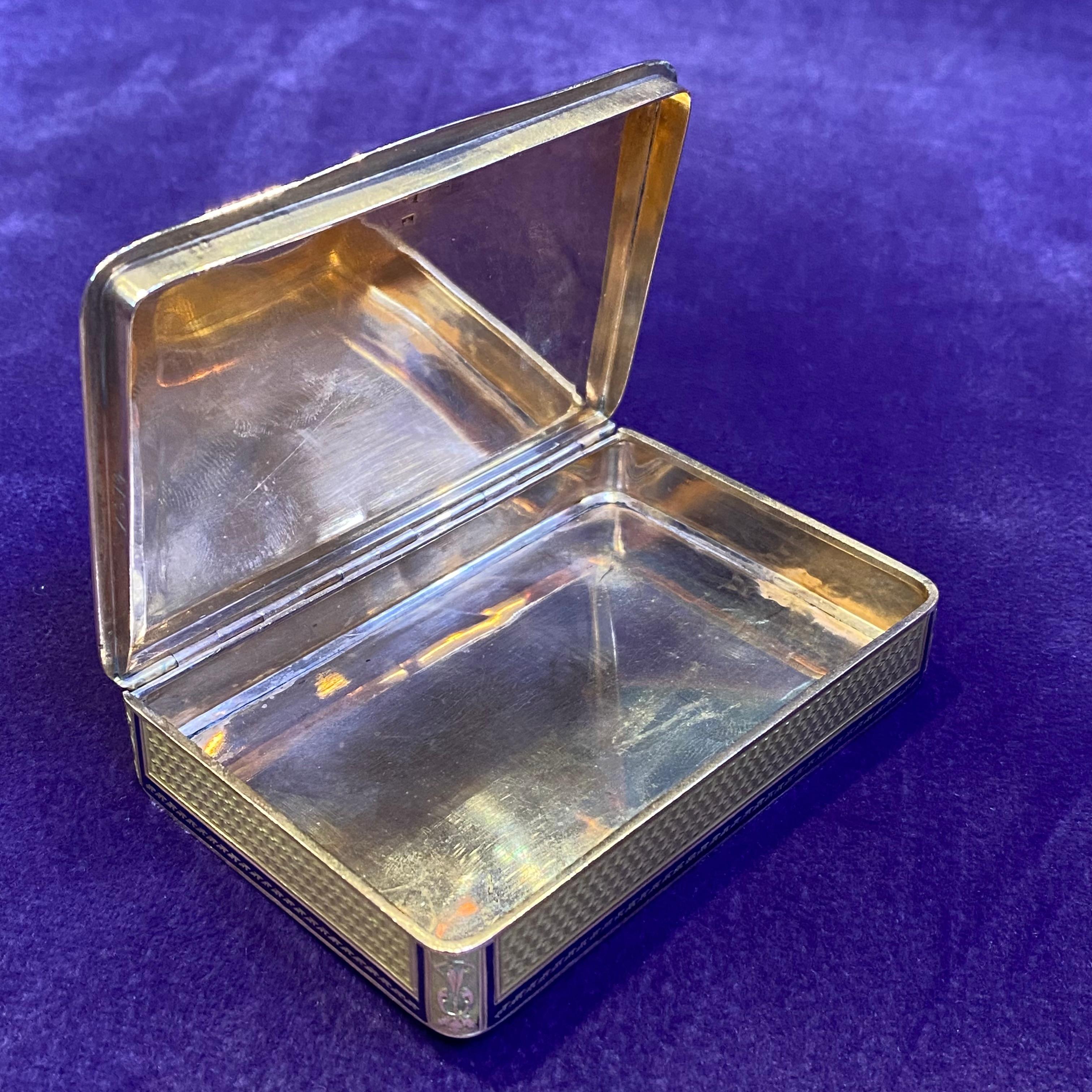 Antique Gold & Enamel Cupid Motif Snuff Box For Sale 10