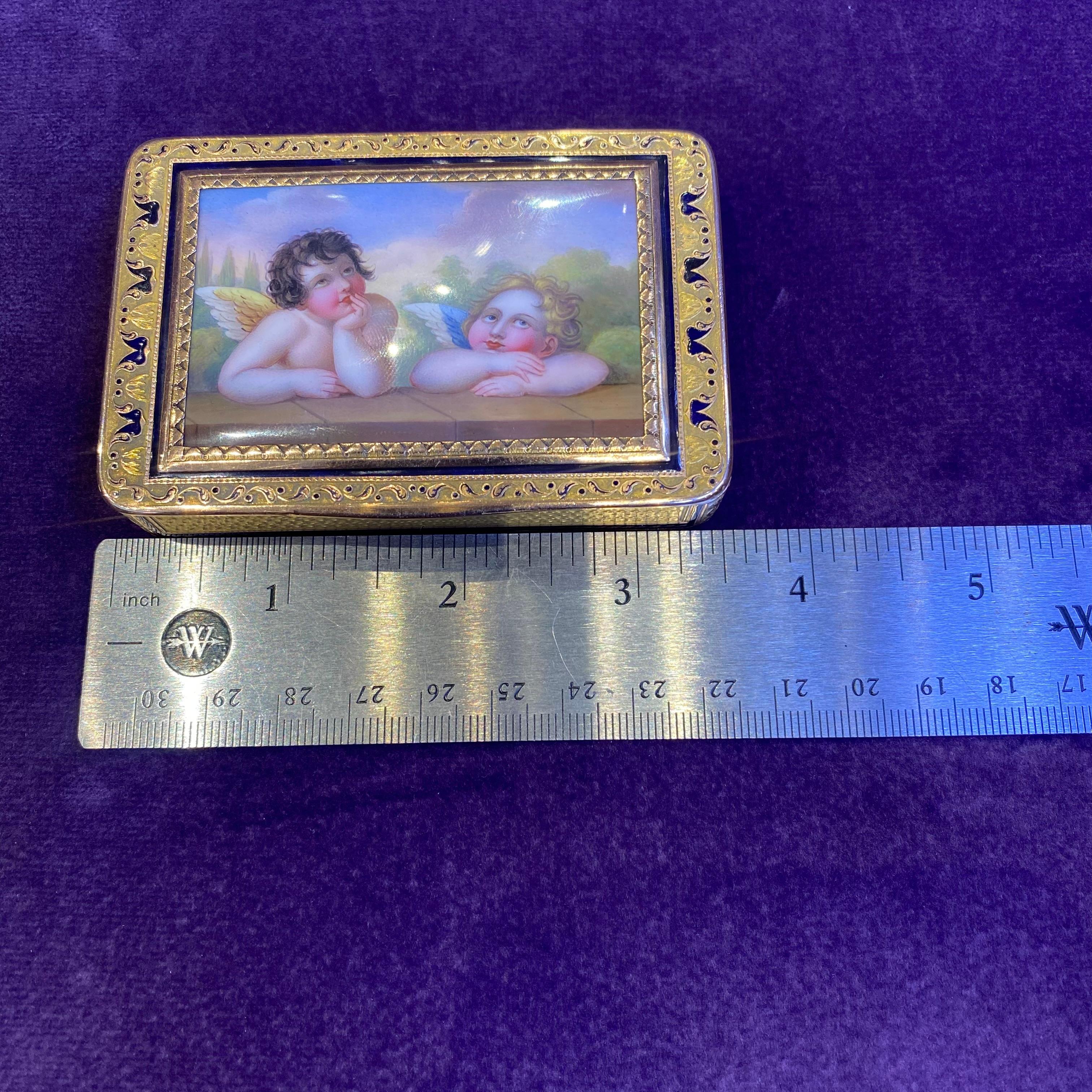 Antique Gold & Enamel Cupid Motif Snuff Box For Sale 3