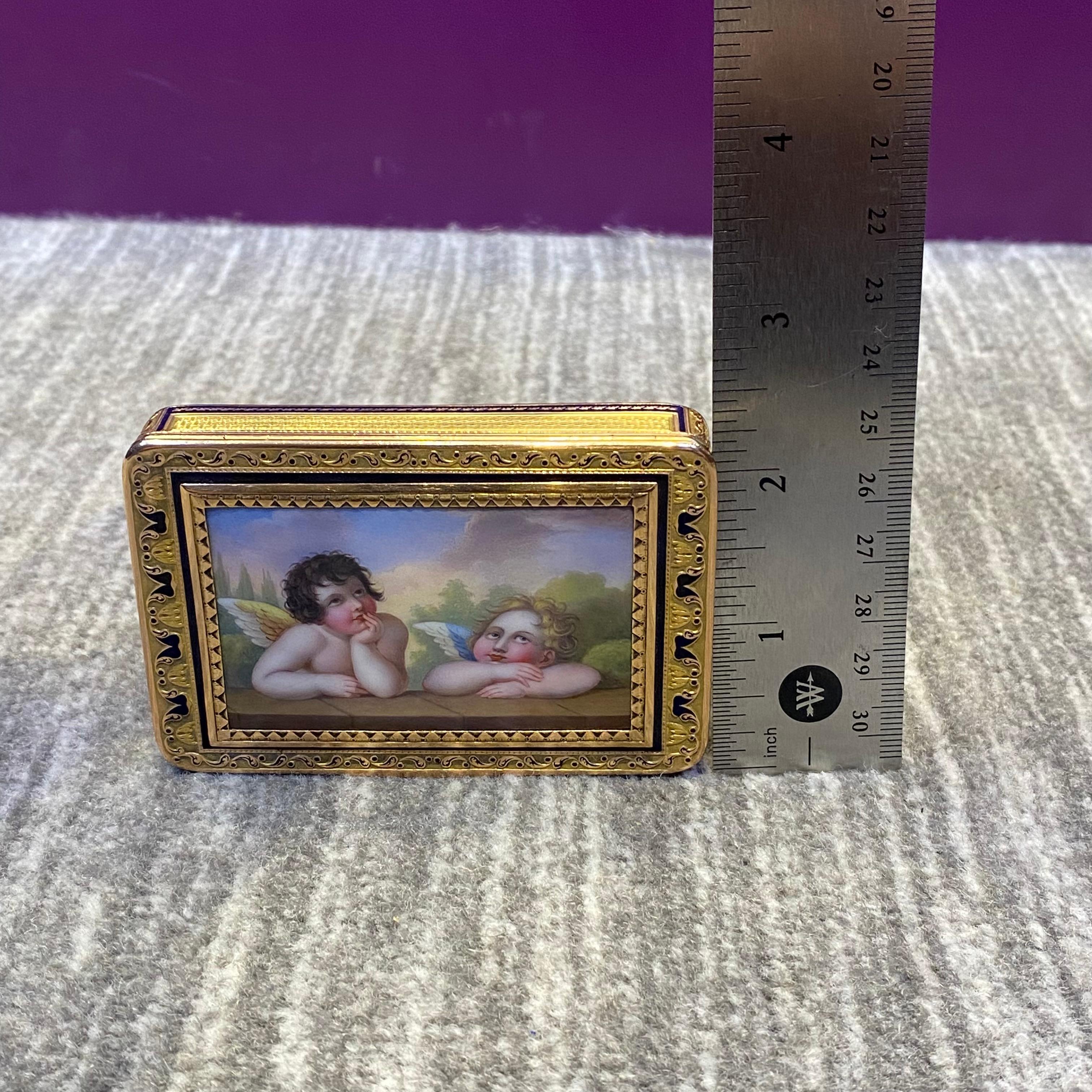 Antique Gold & Enamel Cupid Motif Snuff Box For Sale 4