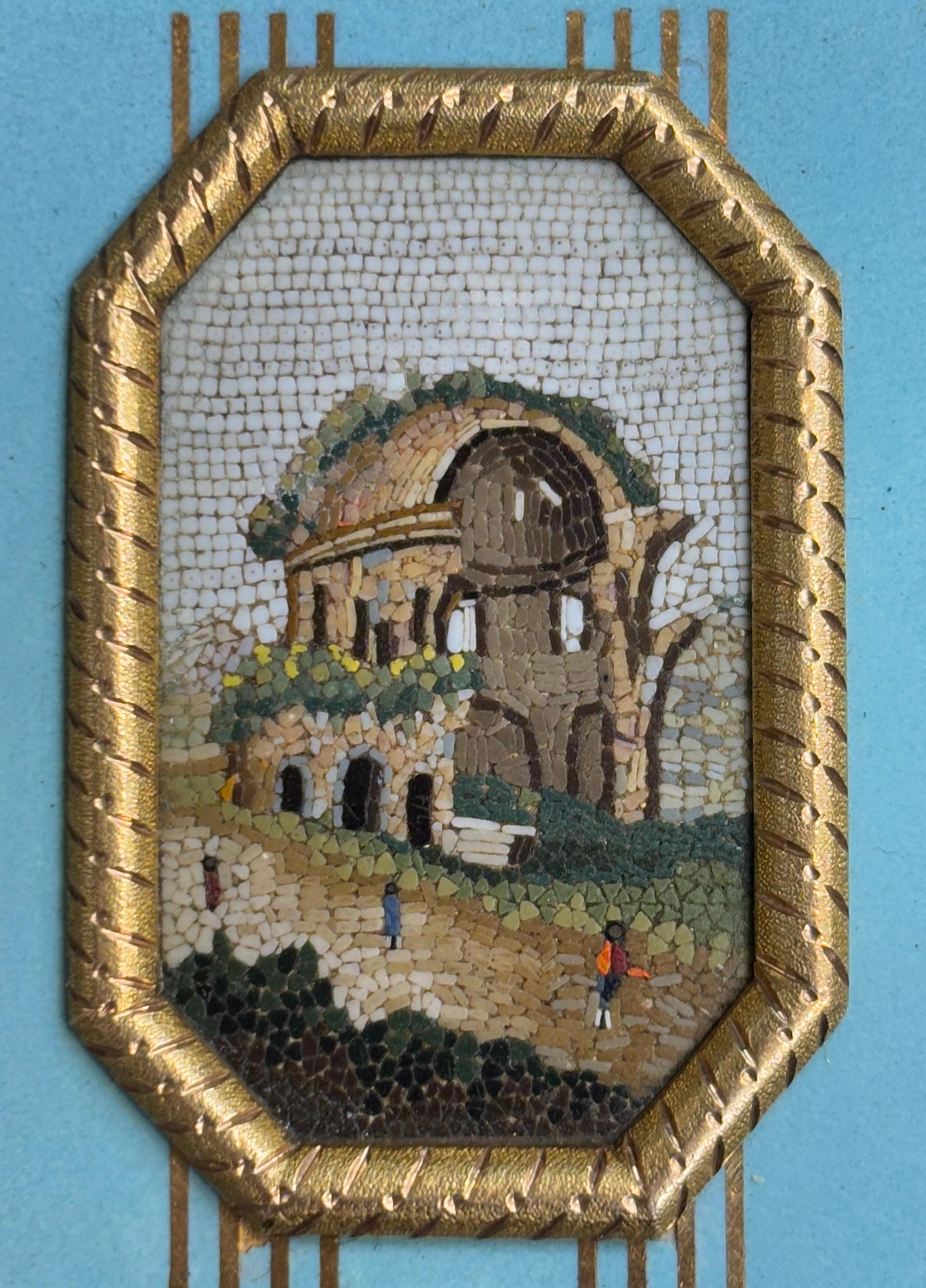 Tabatière ancienne en micromosaïque or et émail en vente 8