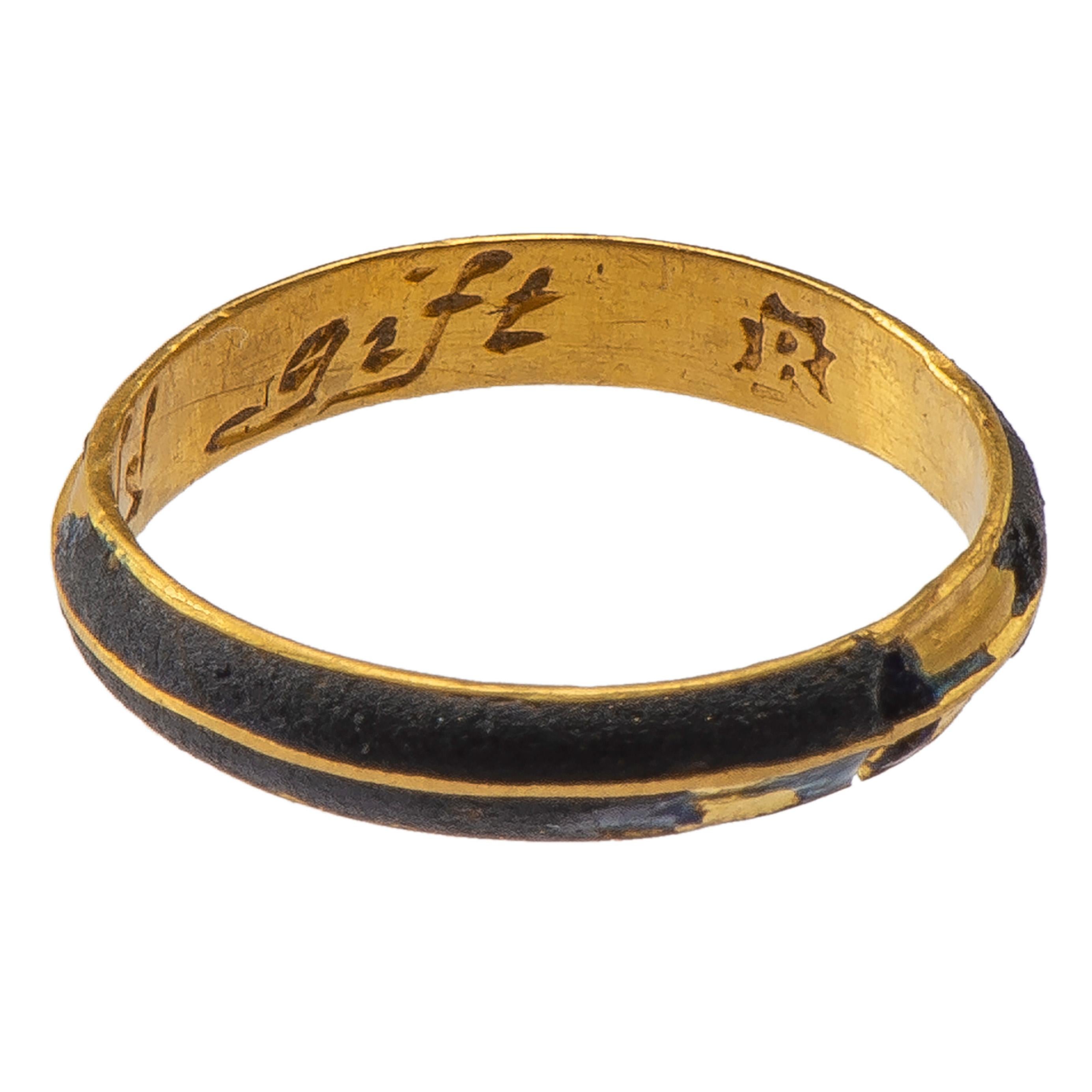 Posy Ring “A frend’s gift”
England, late 17th-early 18th century
Gold, enamel
Weight 1.4 gr; Circumference 44.77 mm; US size 3 ¼ ; UK size F ¾

A charming inscription in elegant italic script with unusual dark blue enamel surrounding the band.

The