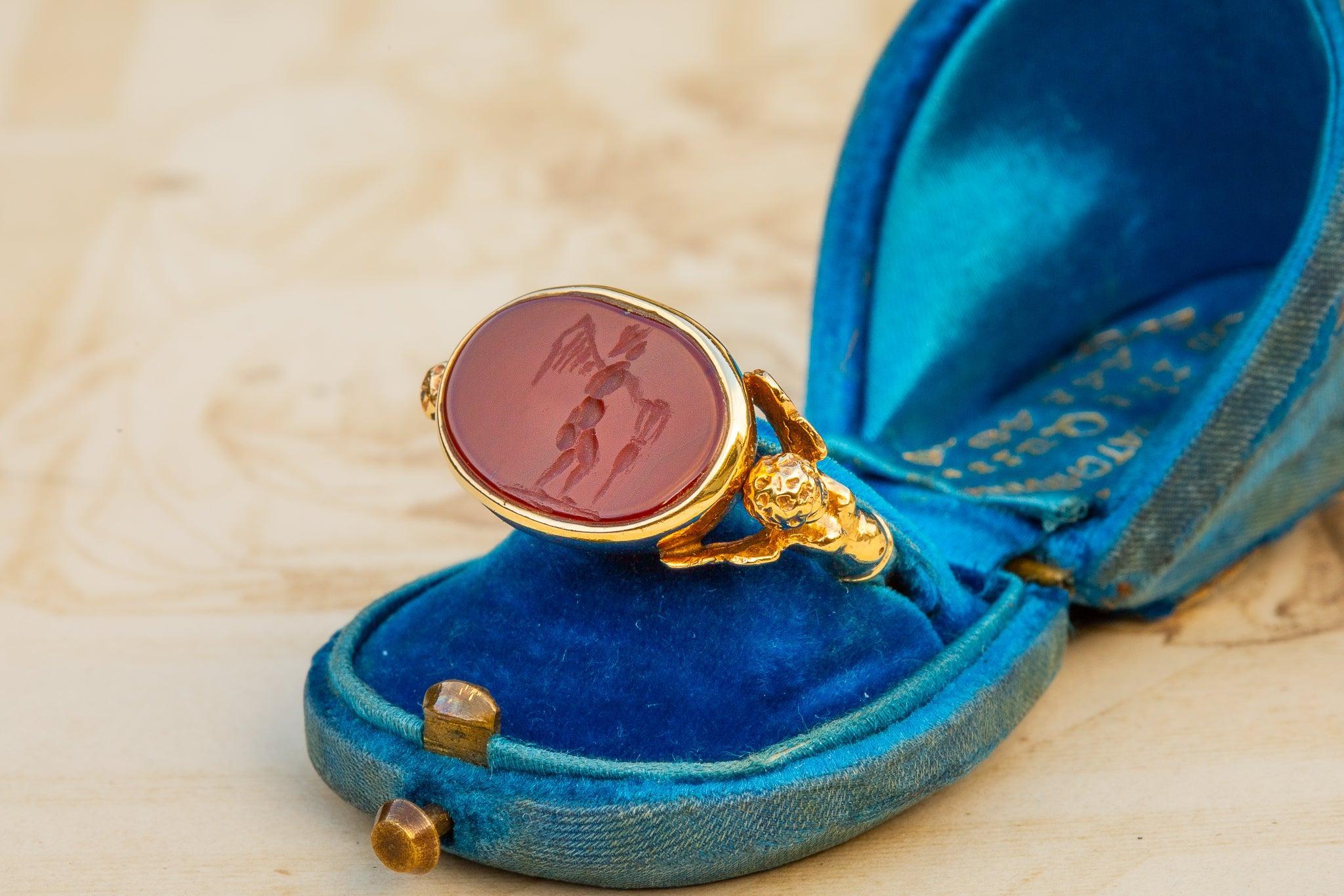 Antique Gold Engraved Carnelian Cherub Eros Intaglio Ring Signet Ring For Sale 4