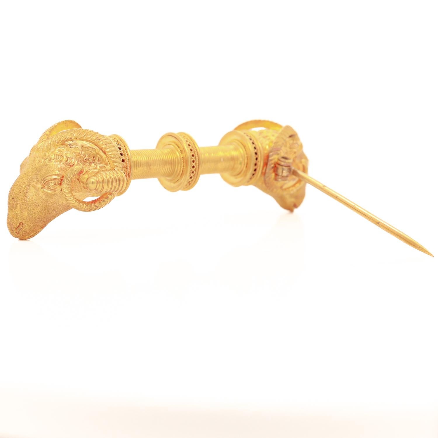 Antiguo Alfiler/Broche de Oro con Doble Cabeza de Carnero del Renacimiento Etrusco y Caja de Tanfani 6