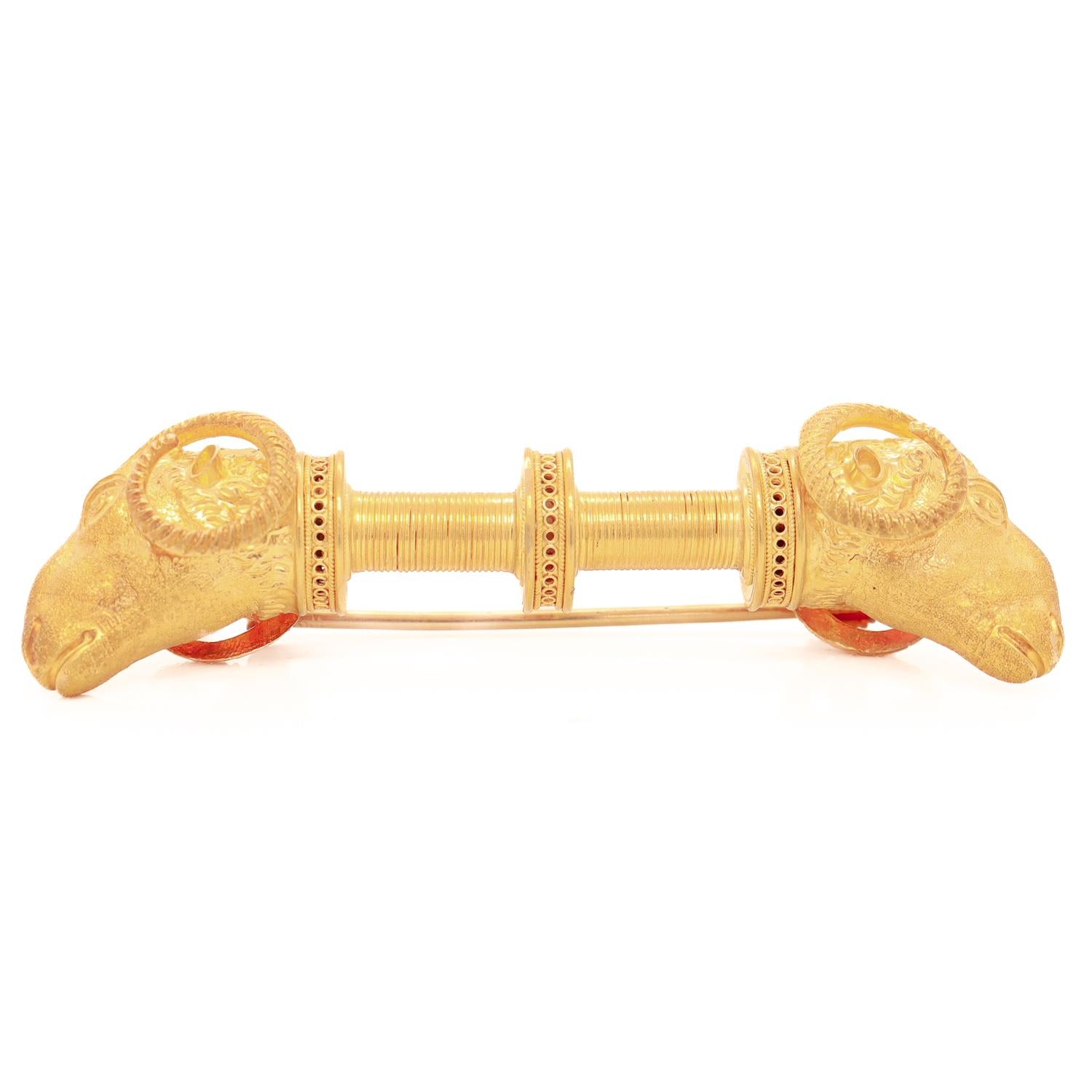 Femenino o masculino Antiguo Alfiler/Broche de Oro con Doble Cabeza de Carnero del Renacimiento Etrusco y Caja de Tanfani