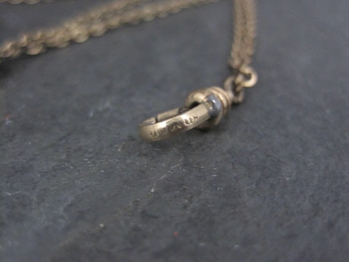 Collana a catena con medaglione antico riempito d'oro con perla opale a scorrimento Lorgnette in vendita 3