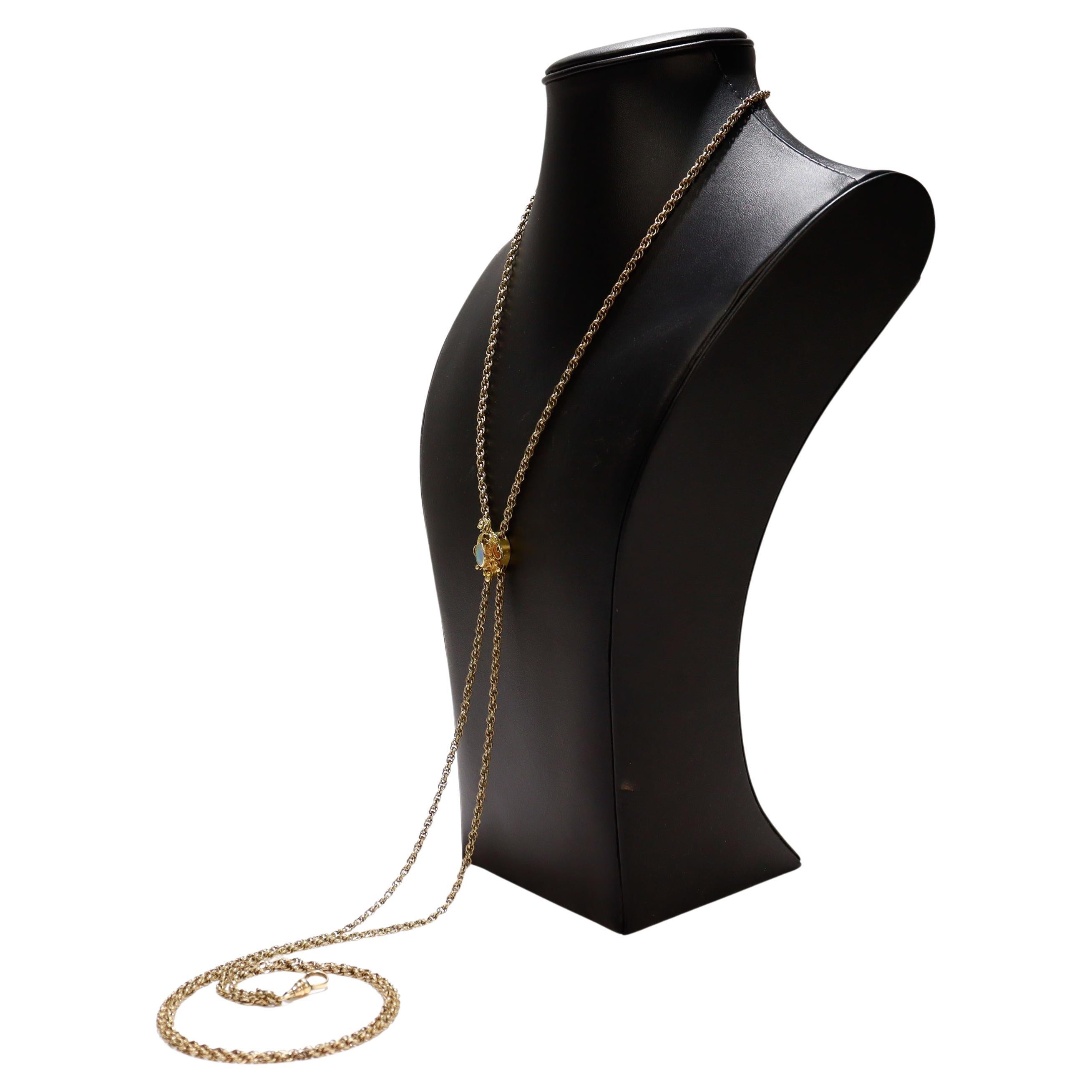 Collana a catena Longuard in oro antico con un'apertura con cabochon in opale 14k in vendita