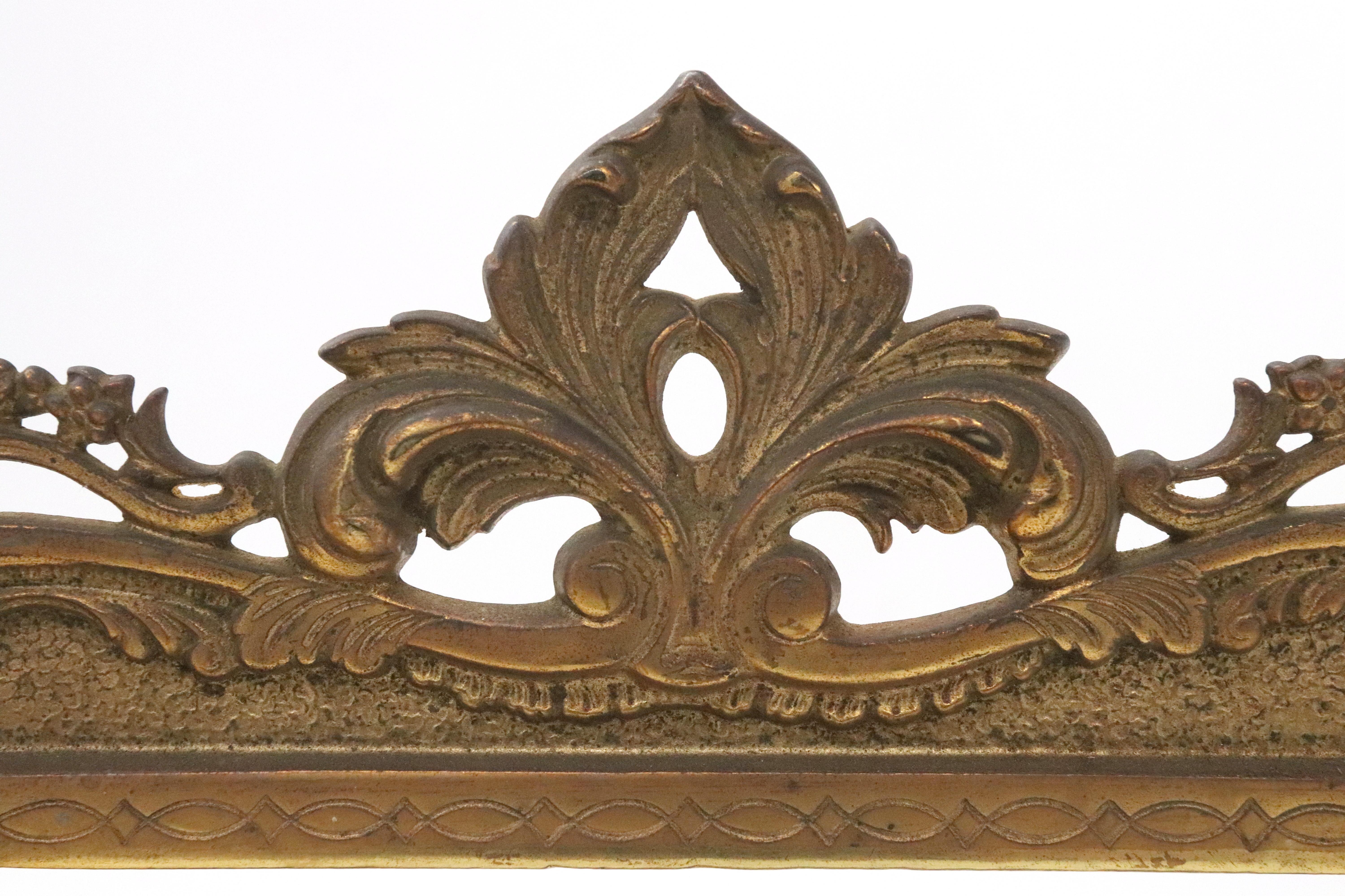 Cadre photo en fonte avec miroir, finition or antique en vente 5