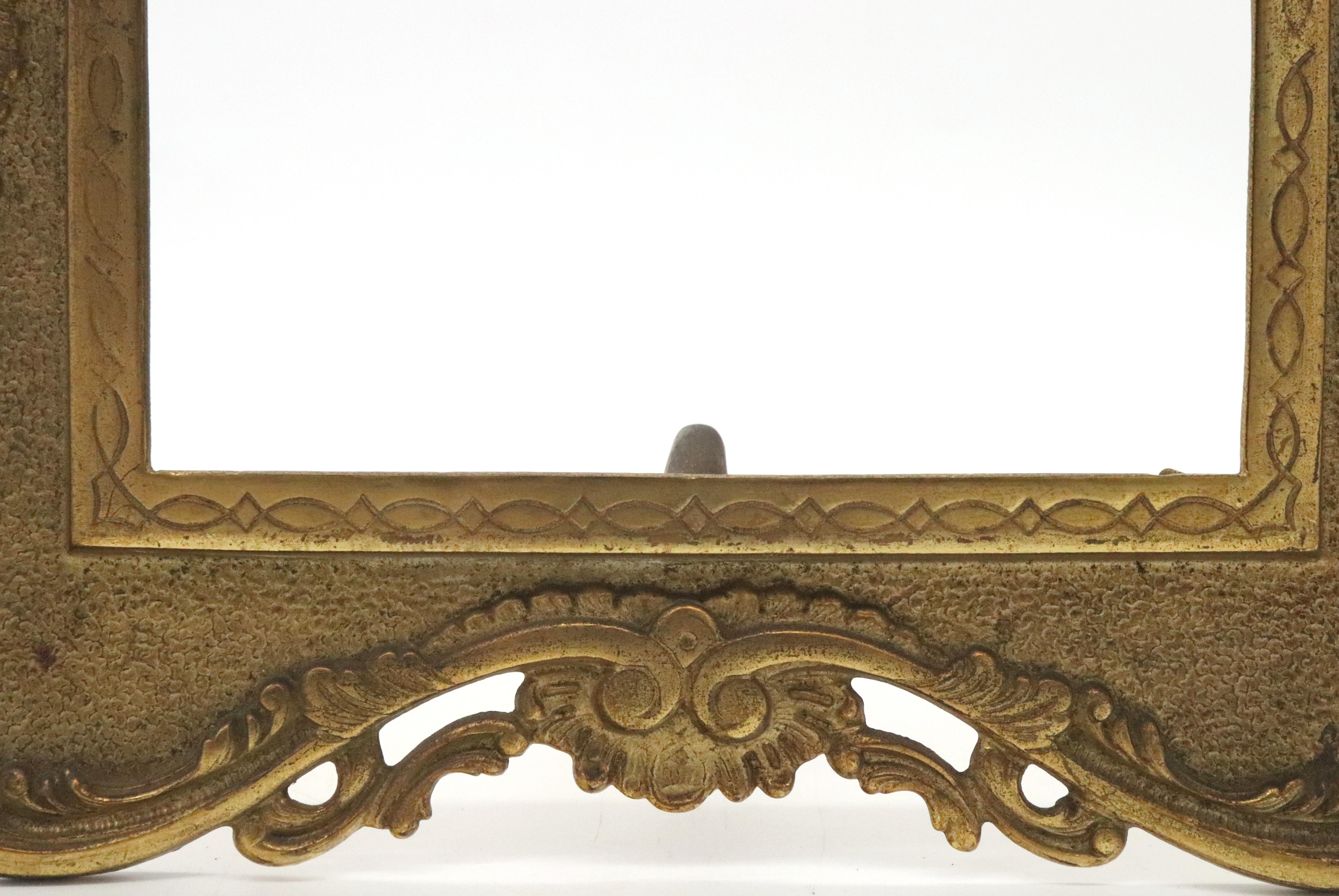 Cadre photo en fonte avec miroir, finition or antique en vente 6