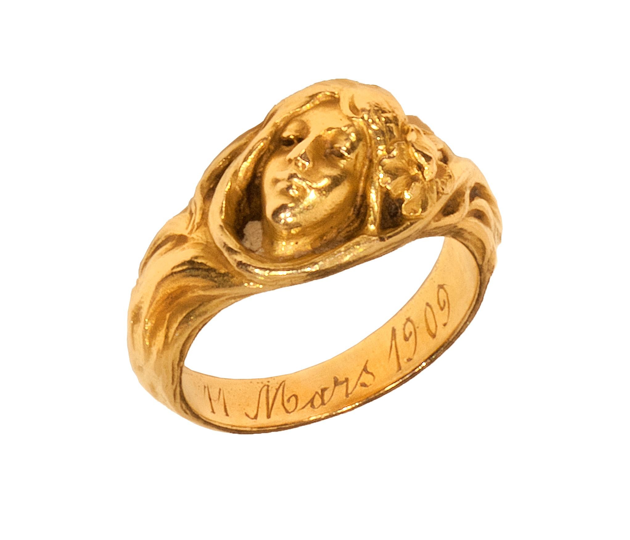 Women's or Men's Antique Gold French Art Nouveau Ring For Sale