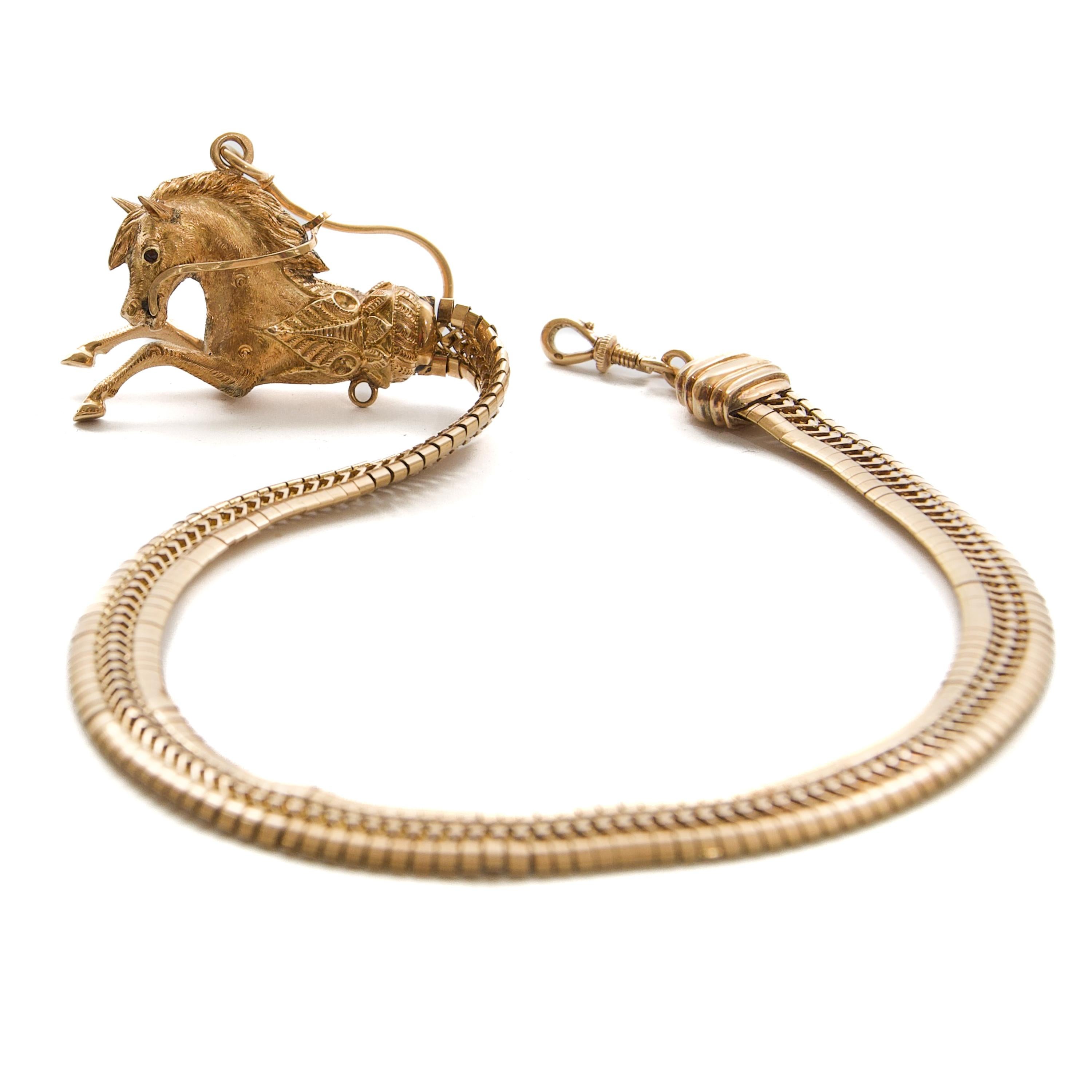 Chaîne de montre de poche ancienne en or avec motif de cheval au galop, 19e siècle Unisexe en vente