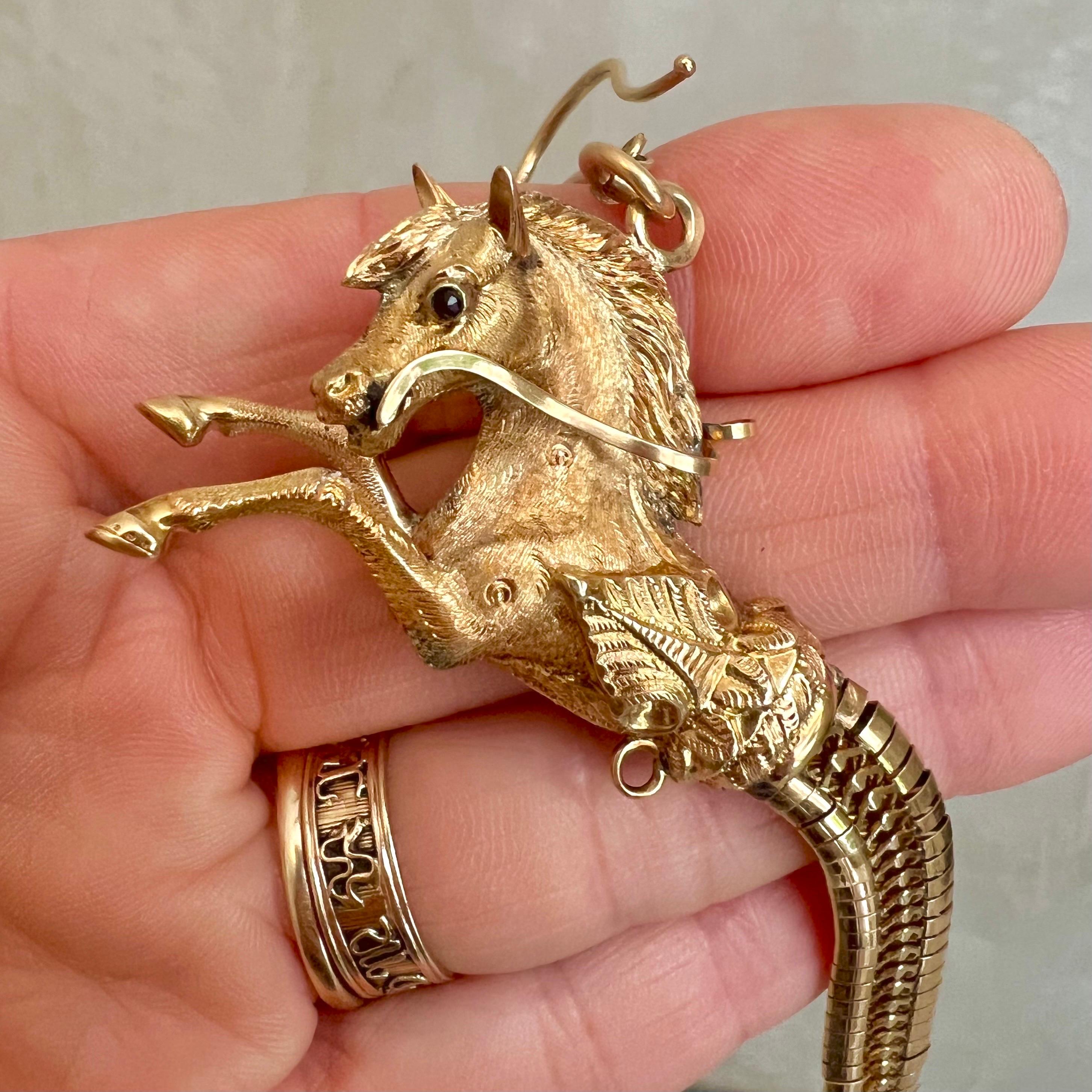 Chaîne de montre de poche ancienne en or avec motif de cheval au galop, 19e siècle en vente 3