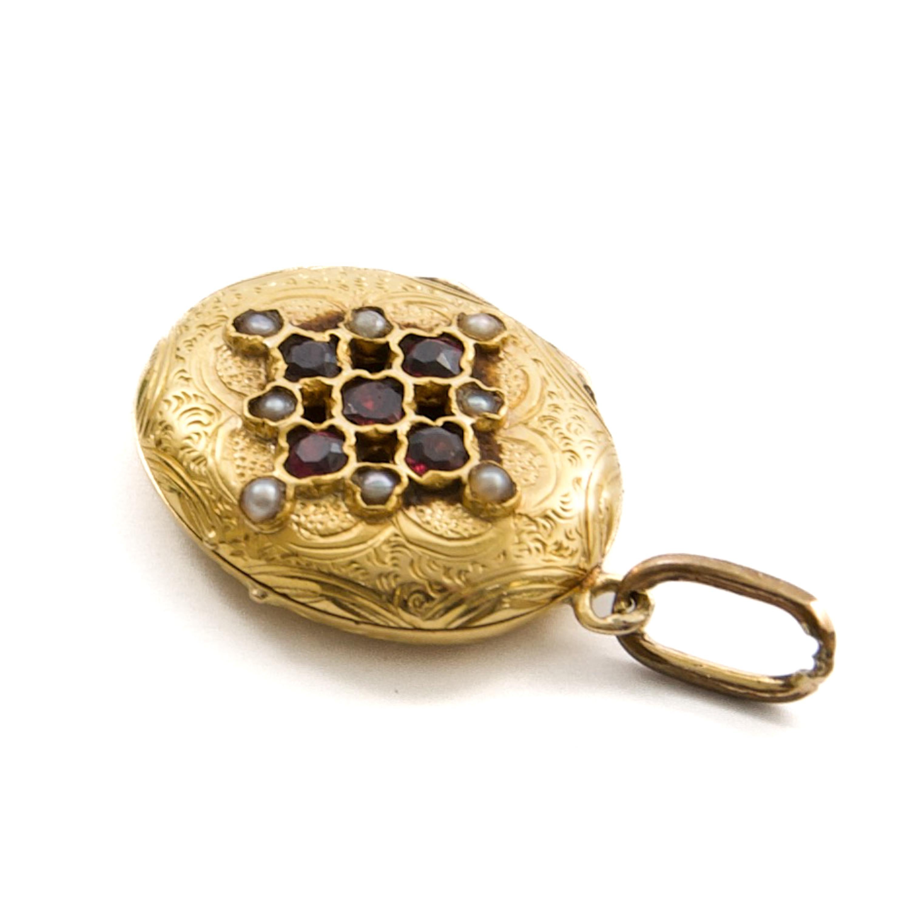 Pendentif ancien en or, grenats et perles orientales Pour femmes en vente