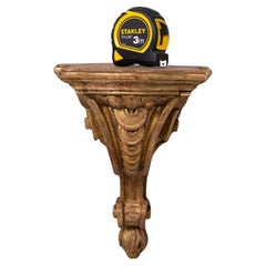 Support mural d'angle en bois doré antique  France