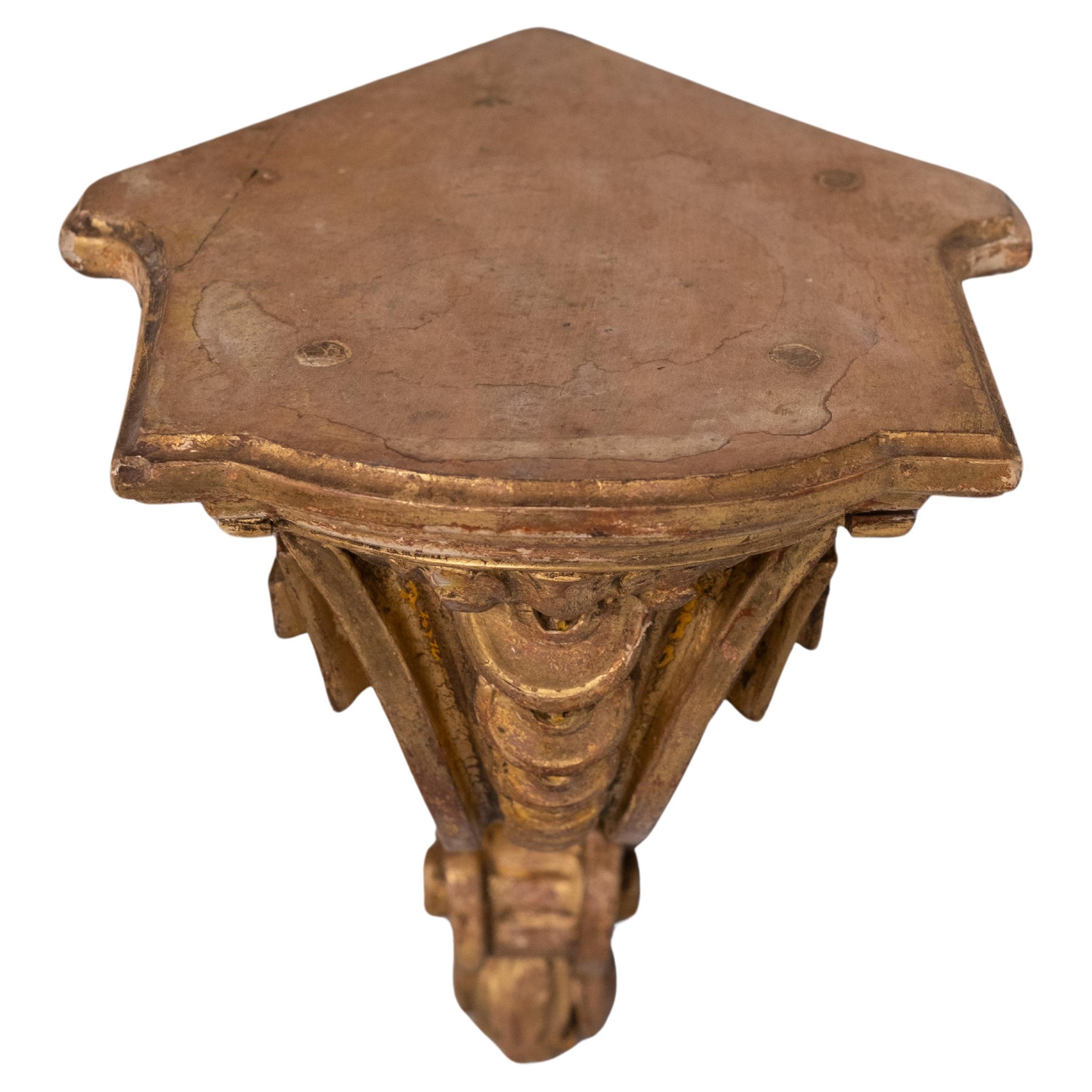 Antique Gold Gilded wooden corner wall bracket  France In Good Condition In Den Haag, NL