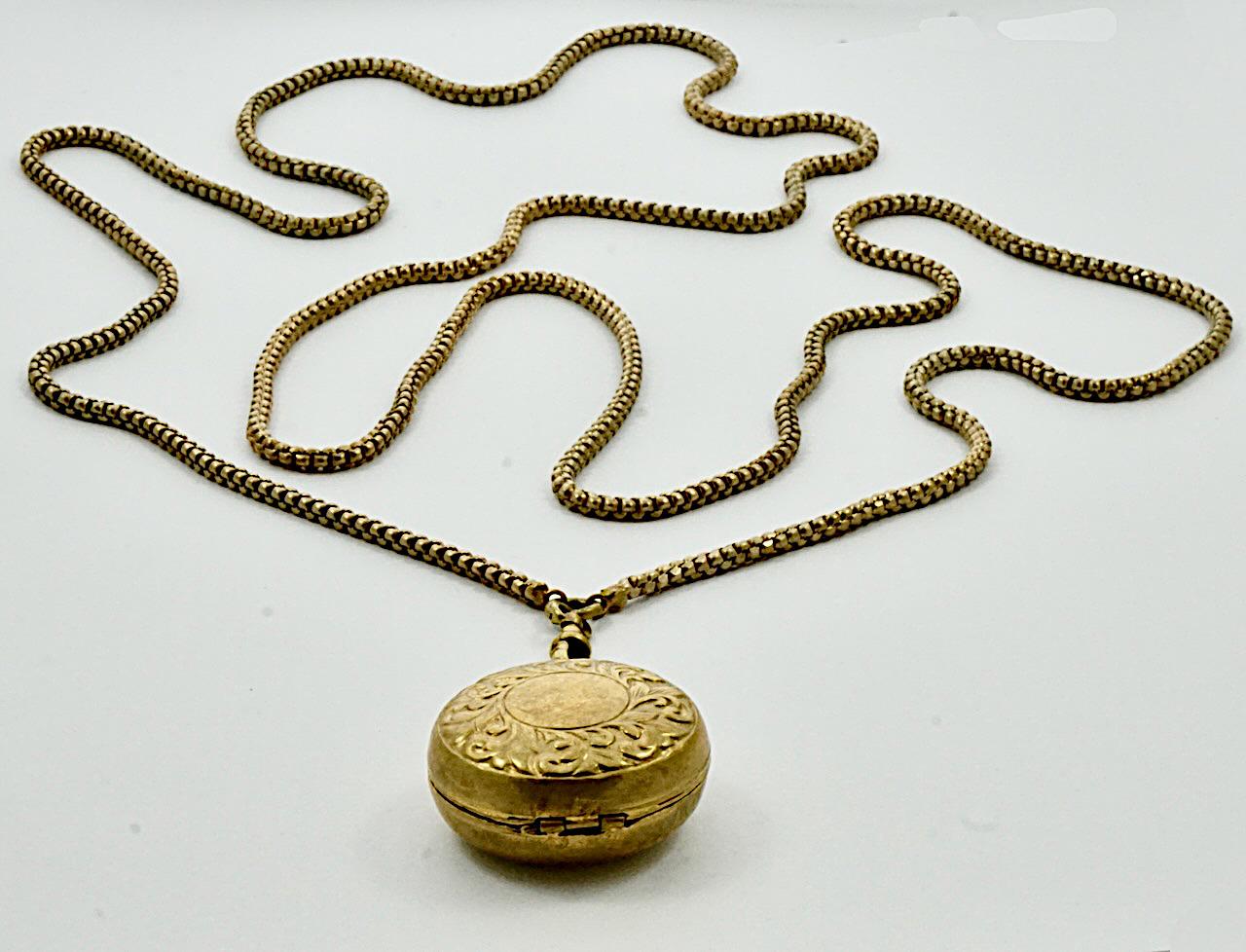 Antique Gold Gilt Metal Long Guard Chain Brass Sovereign Coin Holder Pendant In Good Condition For Sale In London, GB