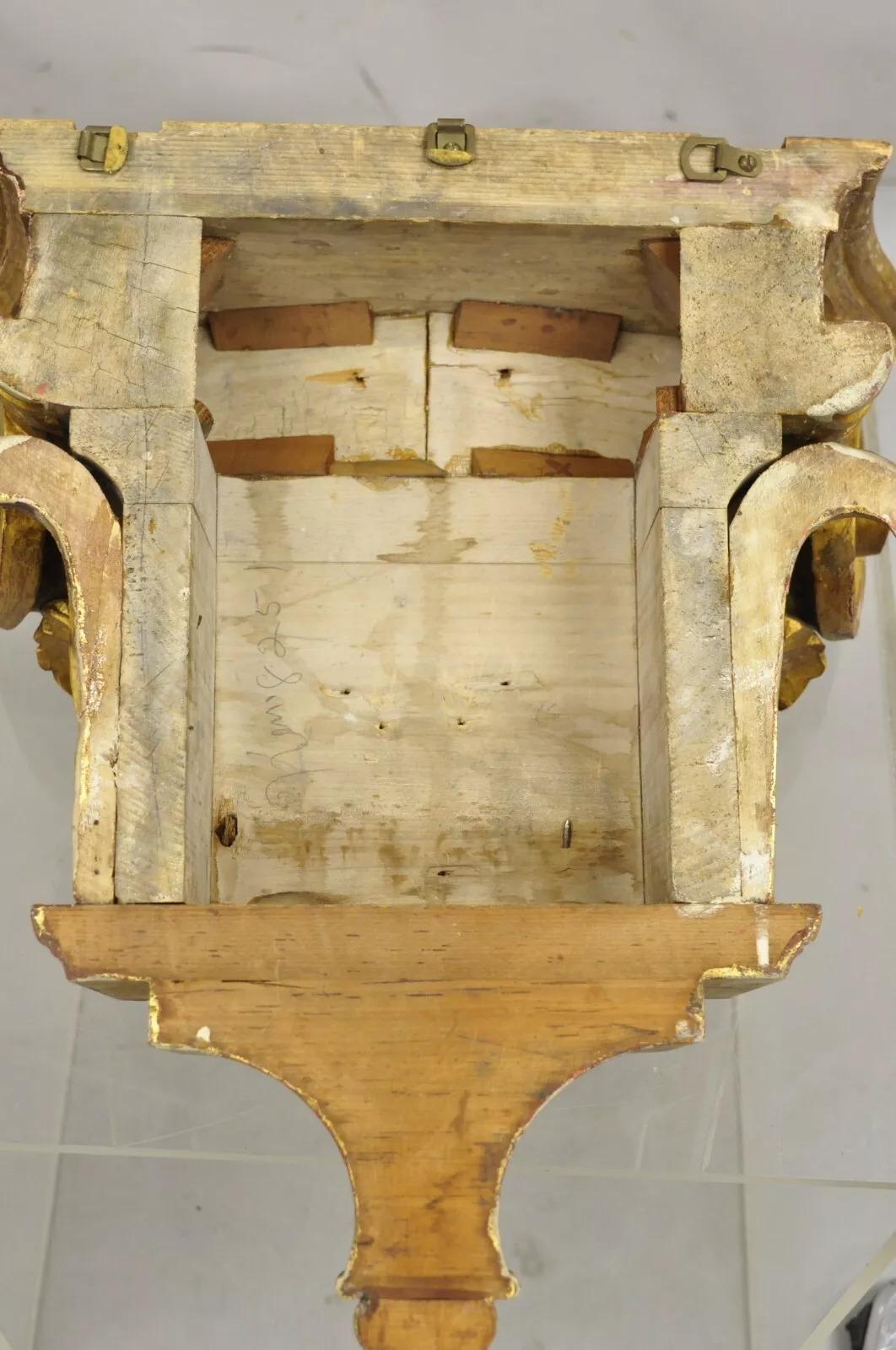 Antique Gold Giltwood French Louis XV Style Wooden Acanthus Corbel Wall Bracket For Sale 4