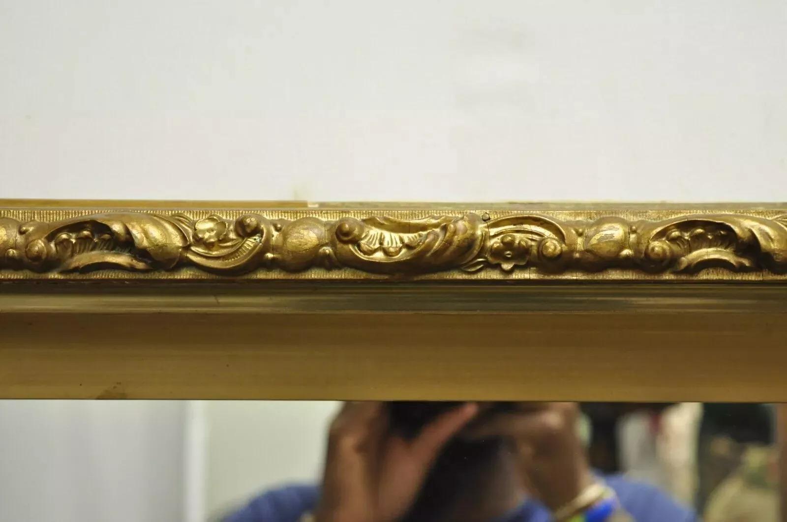 Specchio da parete con cornice profonda in legno dorato e gesso da 30