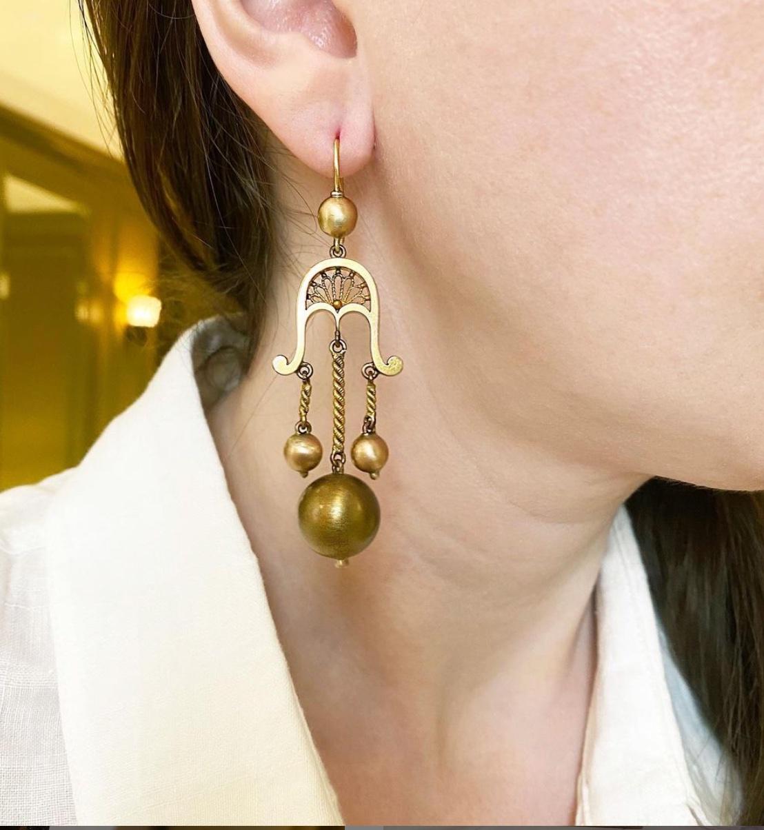 Antique Gold Girandole Style Earrings with Open Scrollwork and Ball Pendants In Good Condition For Sale In New York, NY