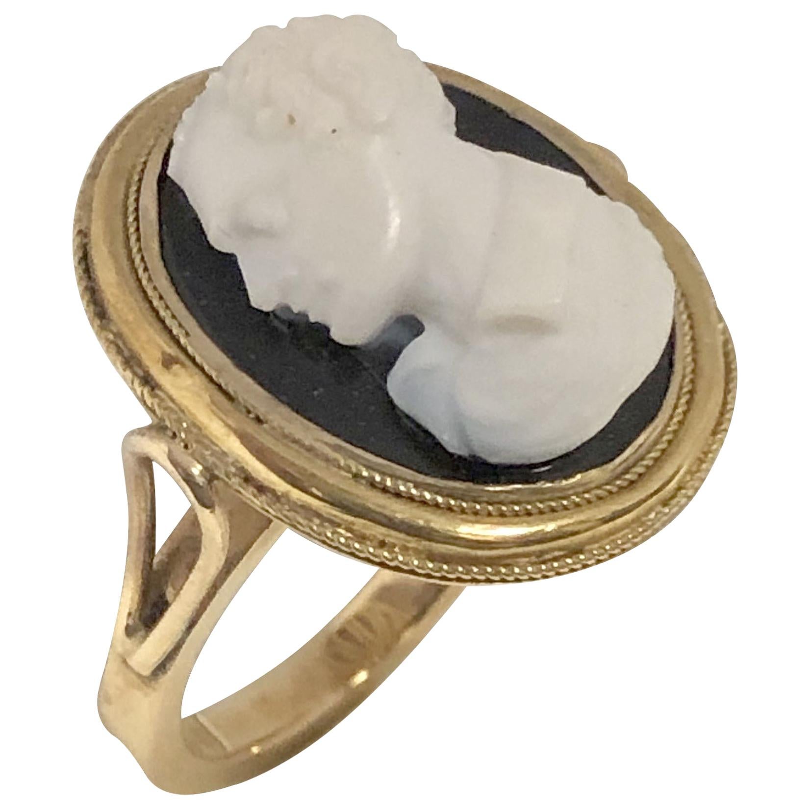 Antique Gold Hard Stone Intaglio Cameo Ring