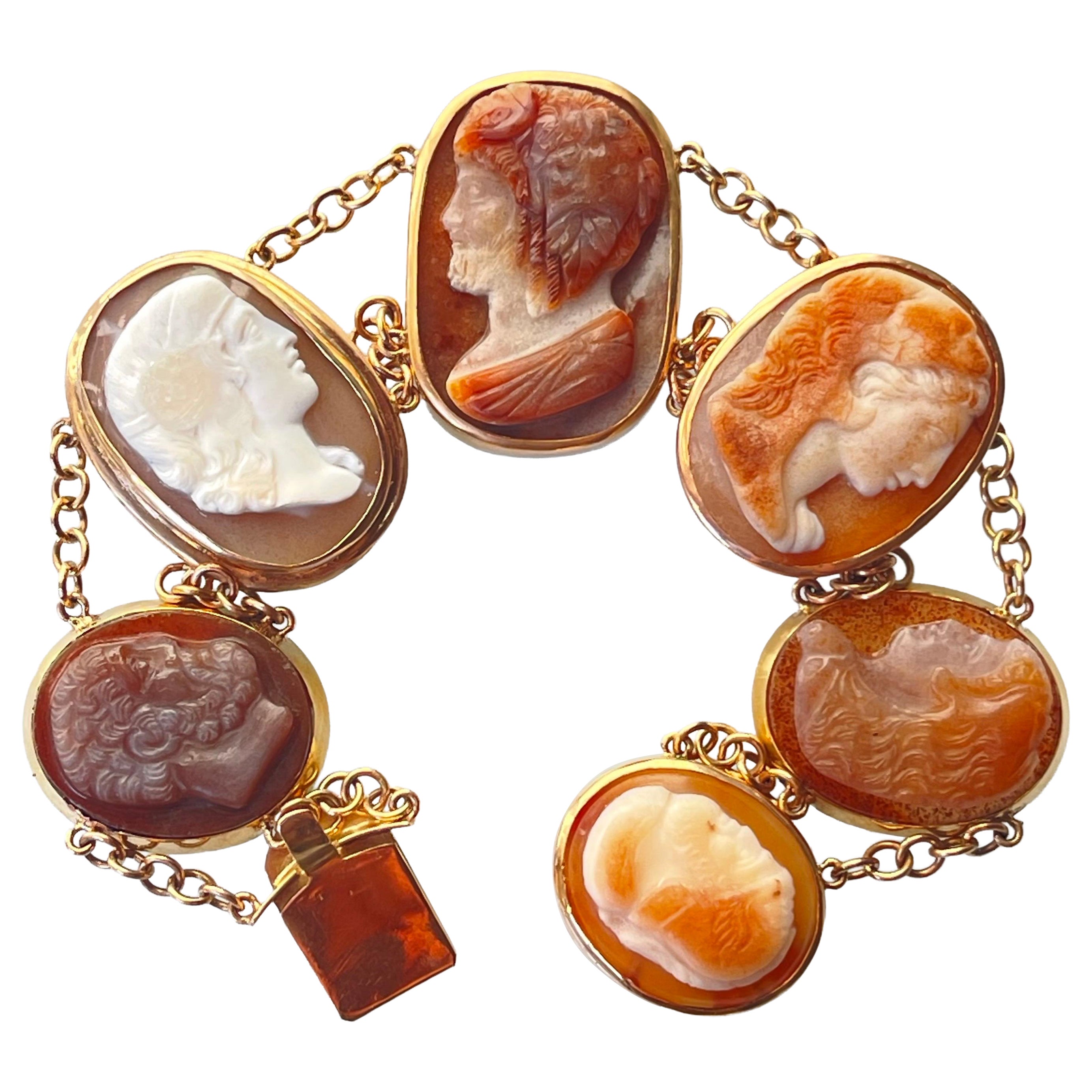 Bracciale Grand Tour Cameo antico in oro e pietra dura C.I.C. 1800 in vendita