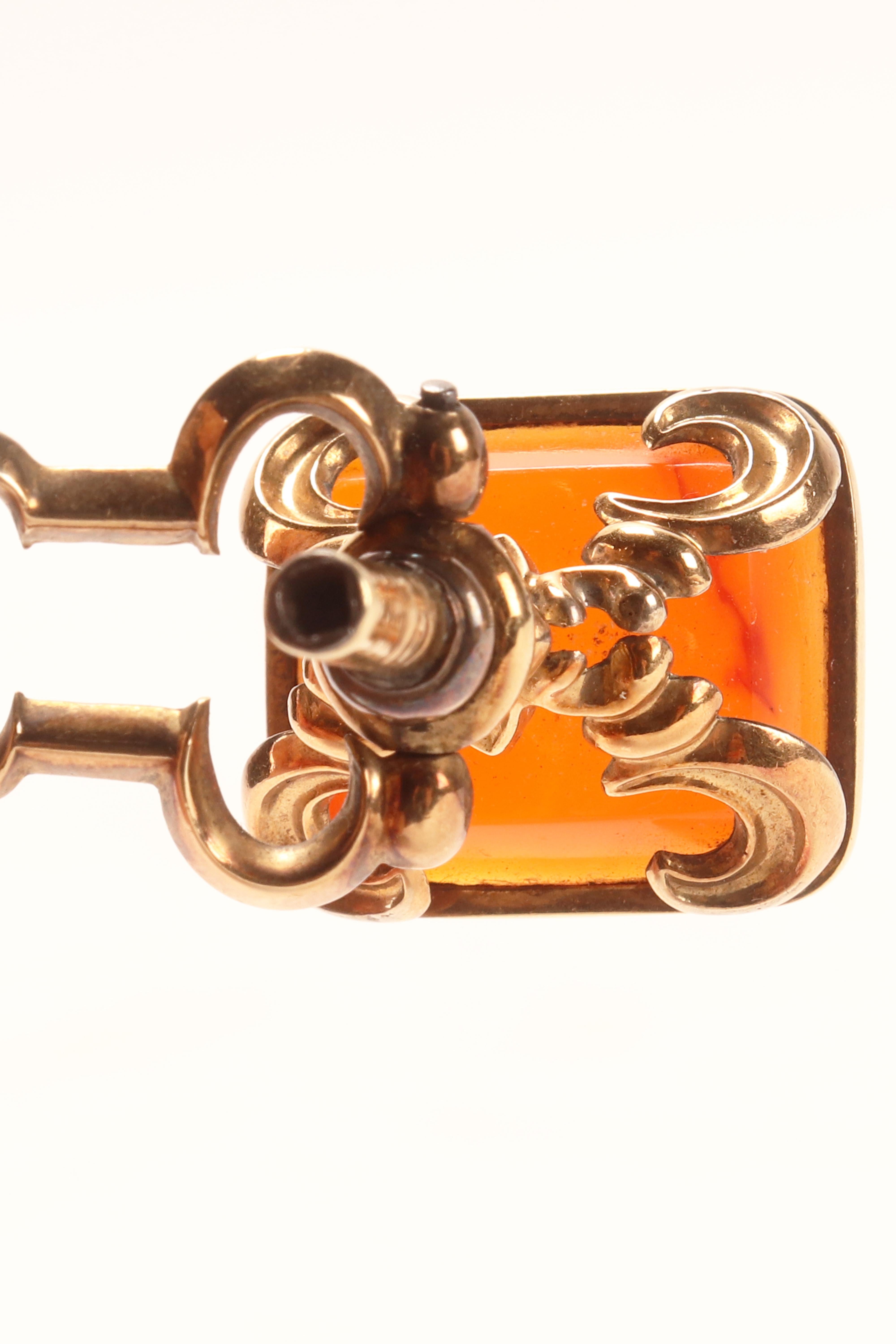 Or Pendentif en cornaline, clé de montre cachée en or, Angleterre 1870.   en vente