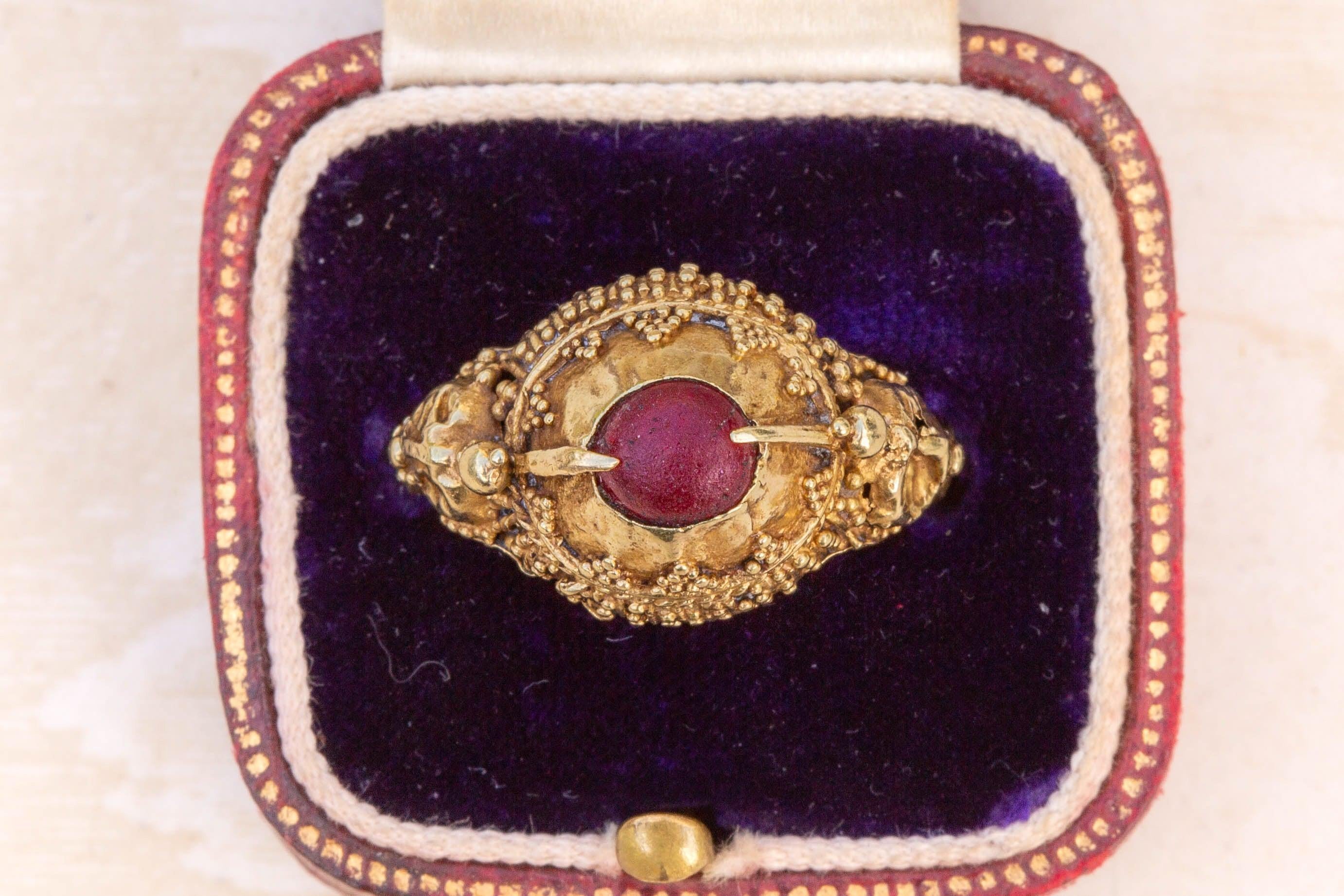 Antique Gold Indonesian Bali Garnet Ring 19th Century Hummingbird Gold Ring For Sale 7