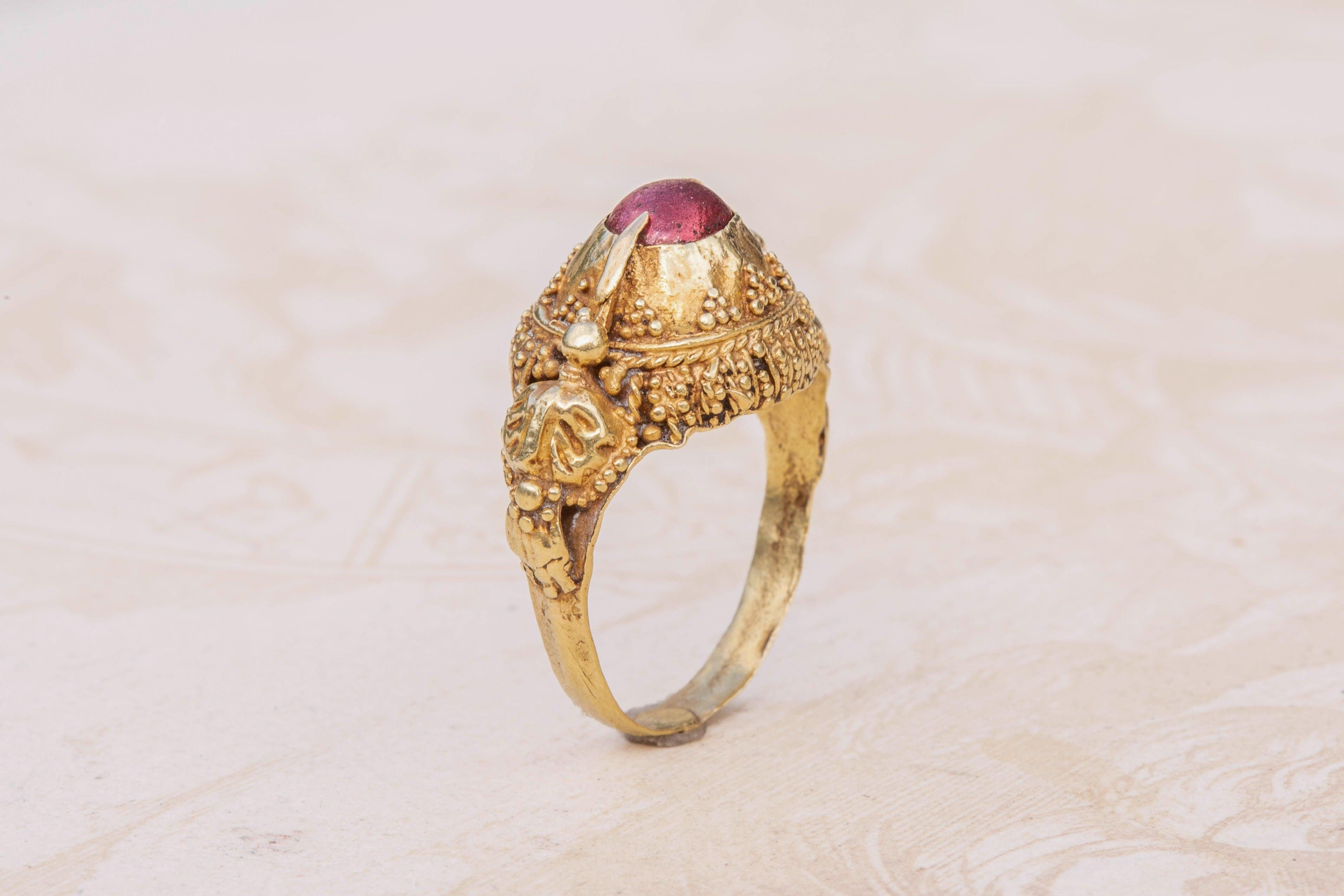 Antique Gold Indonesian Bali Garnet Ring 19th Century Hummingbird Gold Ring For Sale 2
