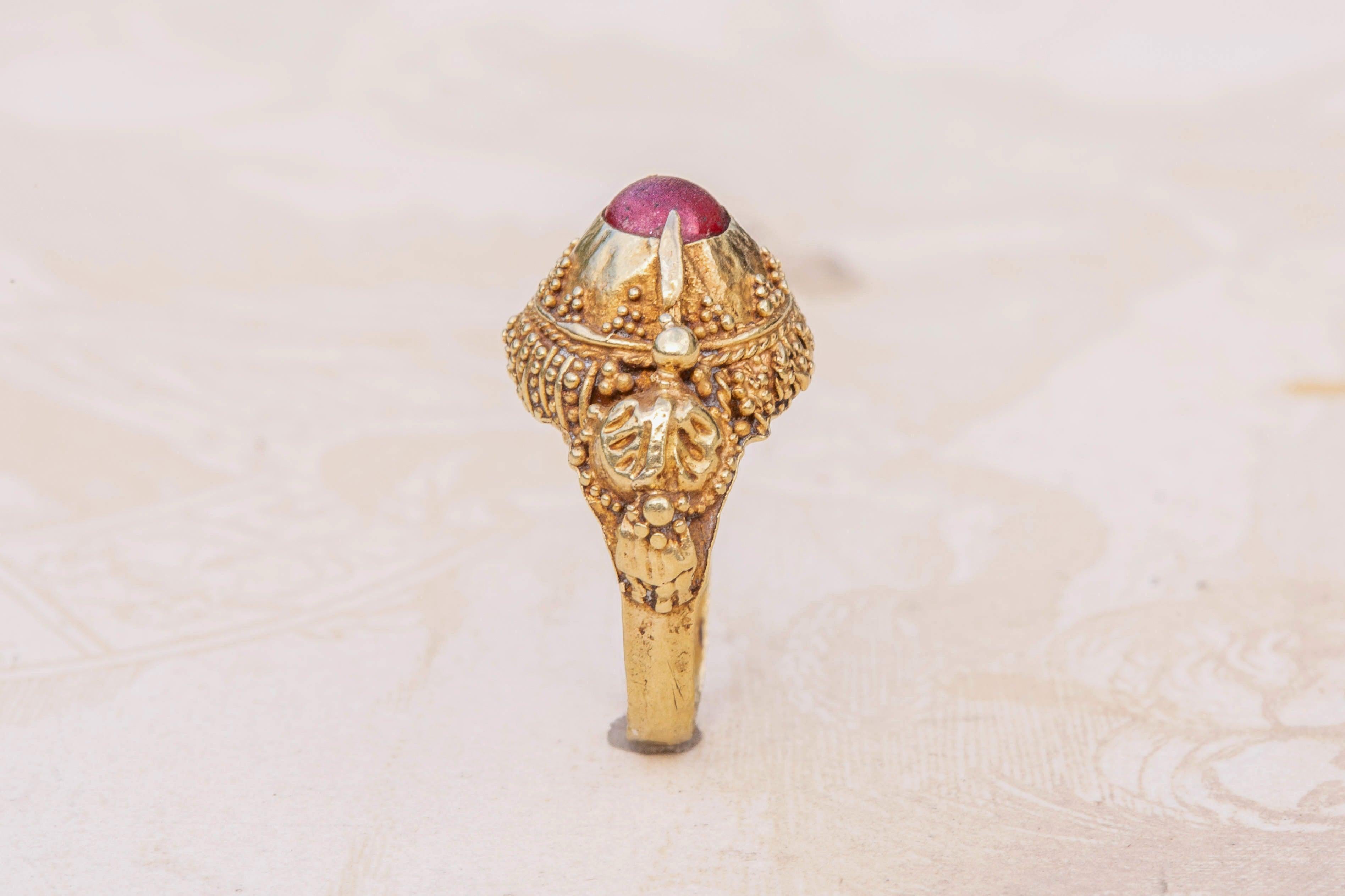 Antique Gold Indonesian Bali Garnet Ring 19th Century Hummingbird Gold Ring For Sale 5