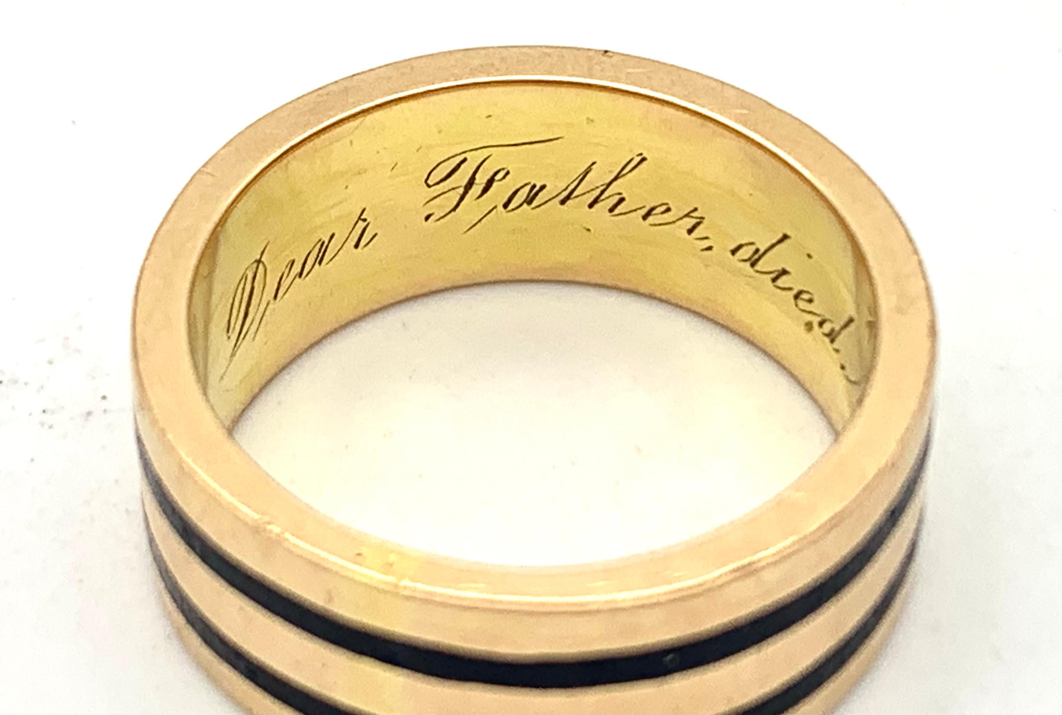 Antiker Gold-Mourning-Ring mit Emaille-Inschrift „Dear Father Died April 1885“  im Zustand „Gut“ im Angebot in Munich, Bavaria