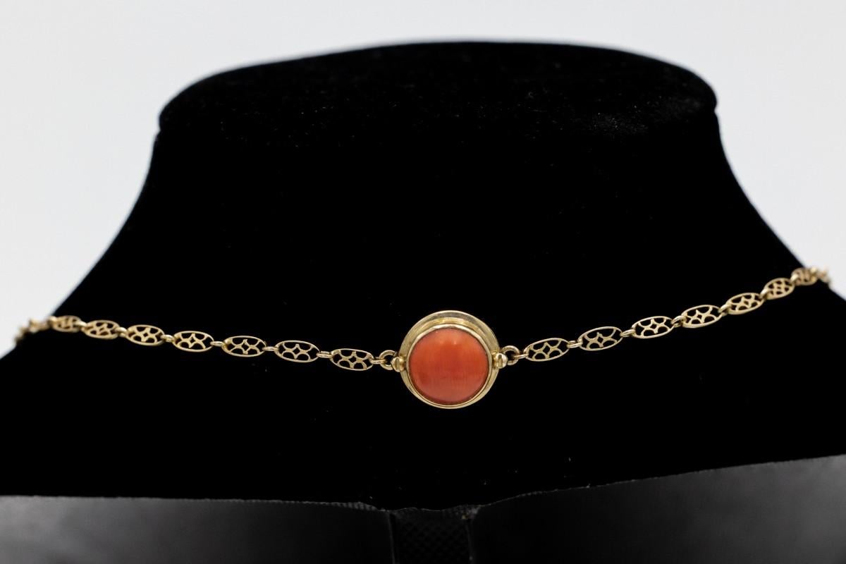 Round Cut Antique gold necklace with corals, Italy, mid-20th century. For Sale