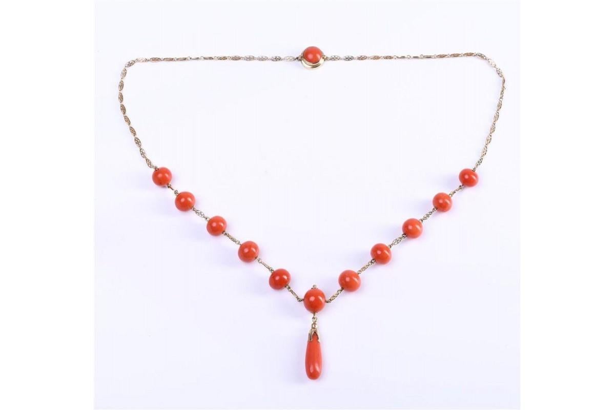 Antique gold necklace with corals, Italy, mid-20th century. For Sale 4
