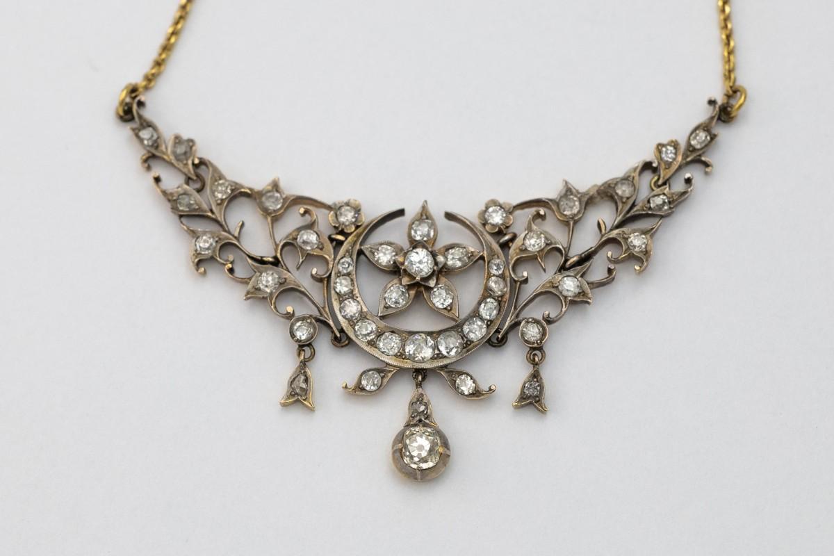 Antique gold necklace with old cut diamonds in Art Nouveau style For Sale 1