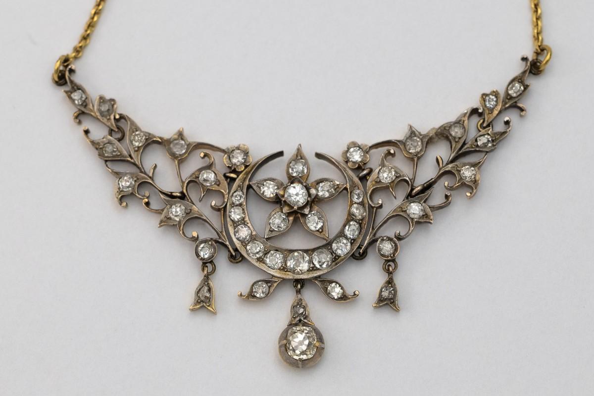 Antique gold necklace with old cut diamonds in Art Nouveau style For Sale 2