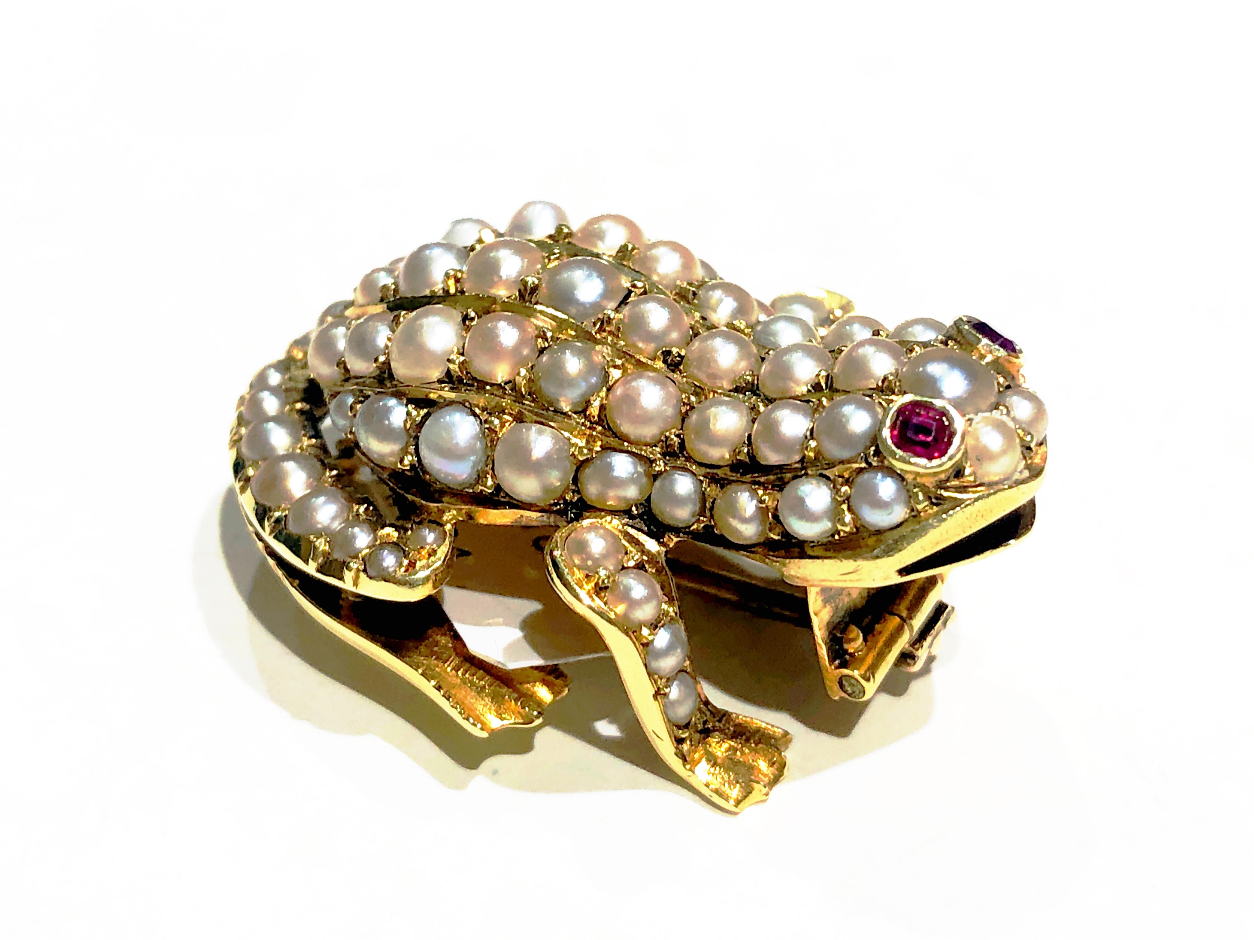Late Victorian Antique Gold, Pearl and Ruby Frog Brooch, Circa 1900 For Sale