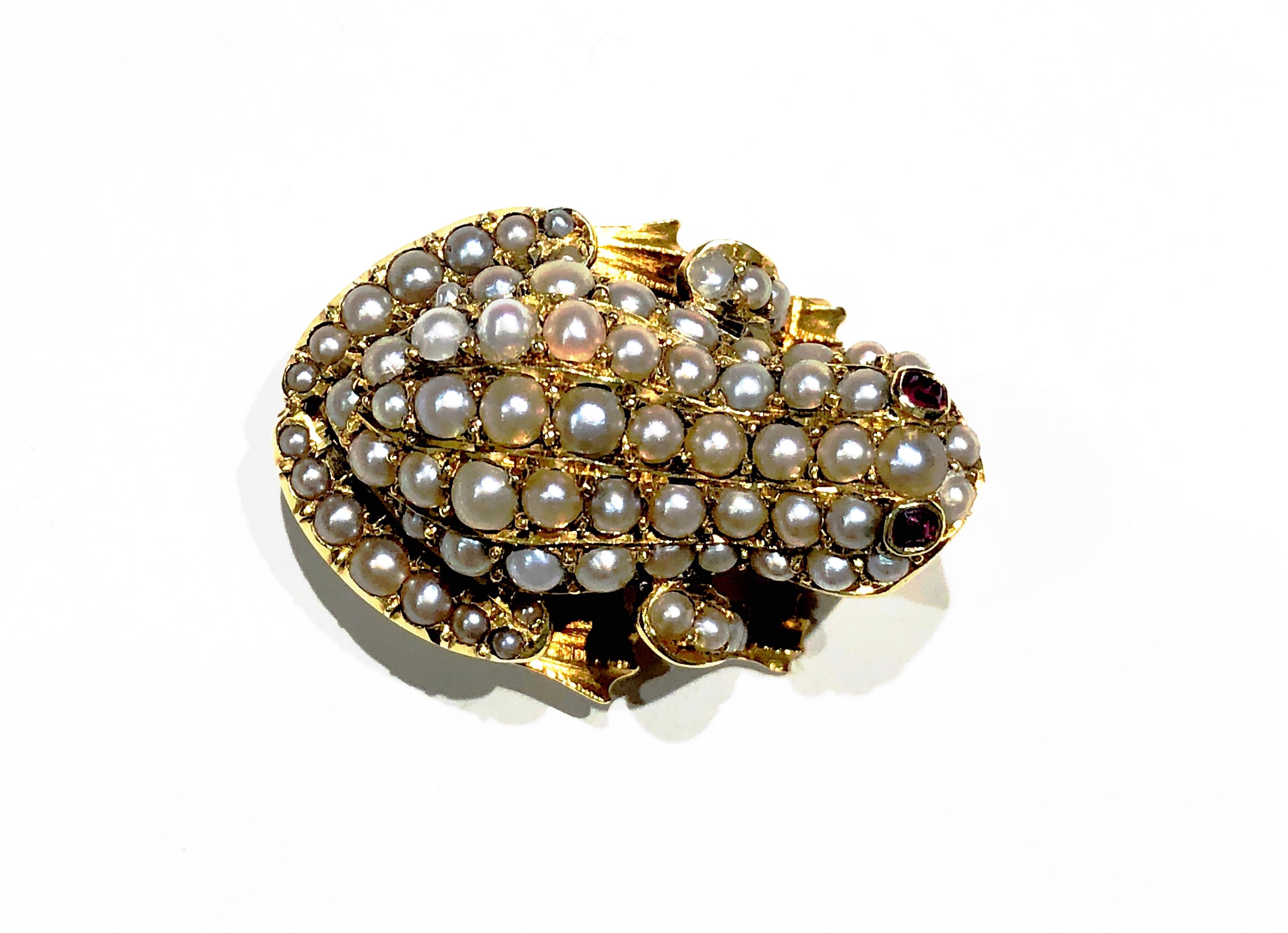 Antique Gold, Pearl and Ruby Frog Brooch, Circa 1900 For Sale 1