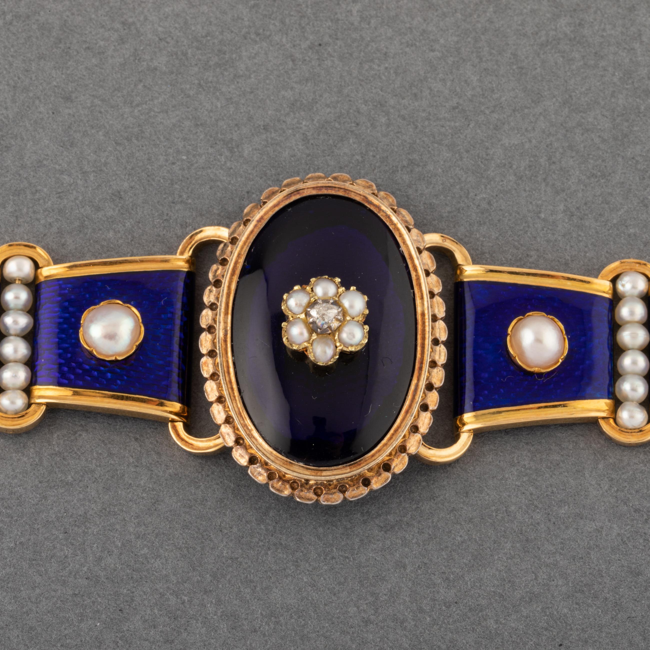 Antique Gold Pearls and Enamel Bracelet In Good Condition For Sale In Saint-Ouen, FR