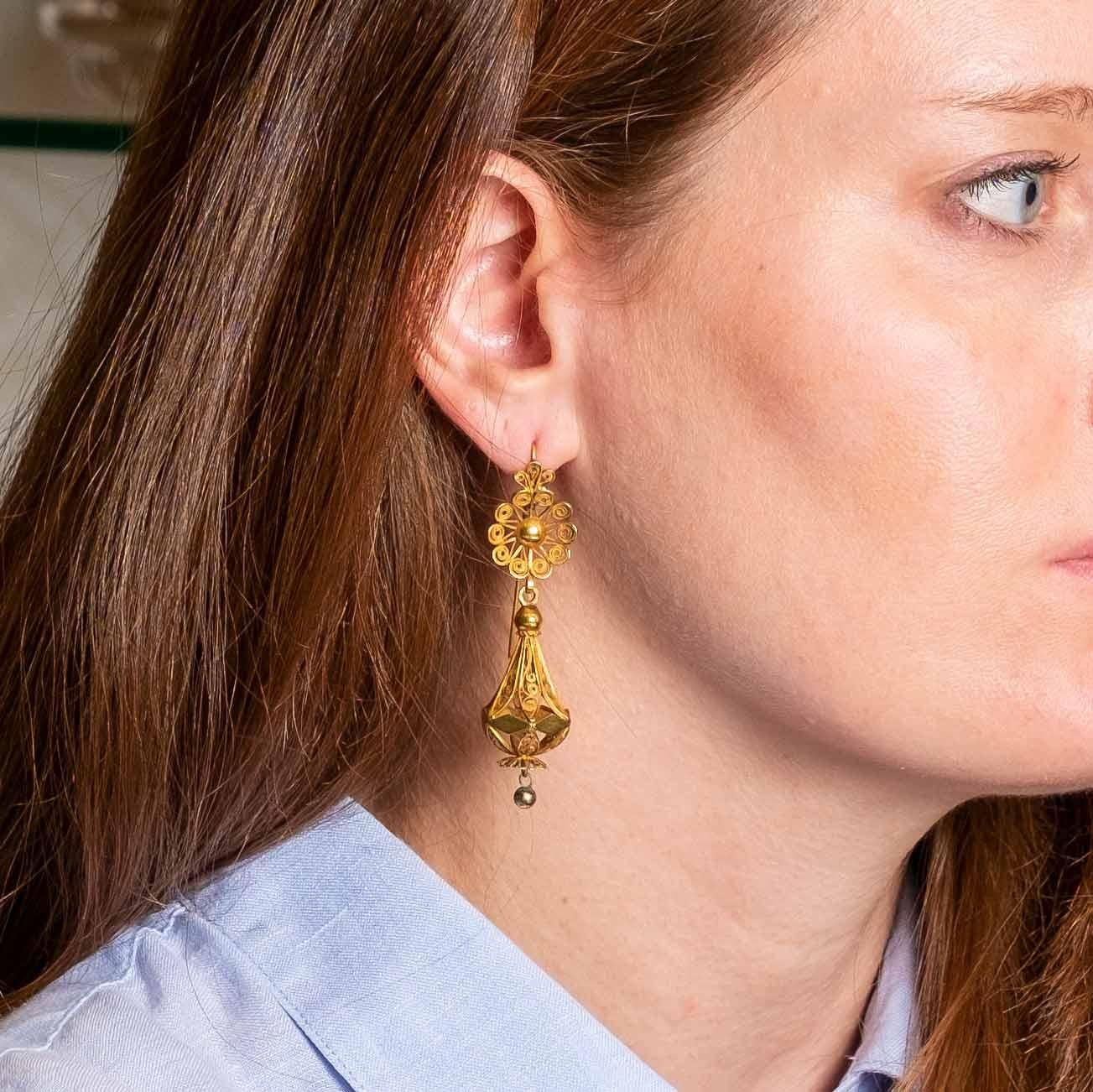 Antique gold pendant earrings For Sale 1