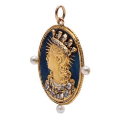 Antique Gold Pendant with Diamonds and Pearls
