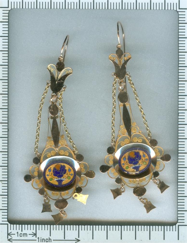 Antique Gold Pendent Earrings with Filigree and Enamel, Early 19th Century 1