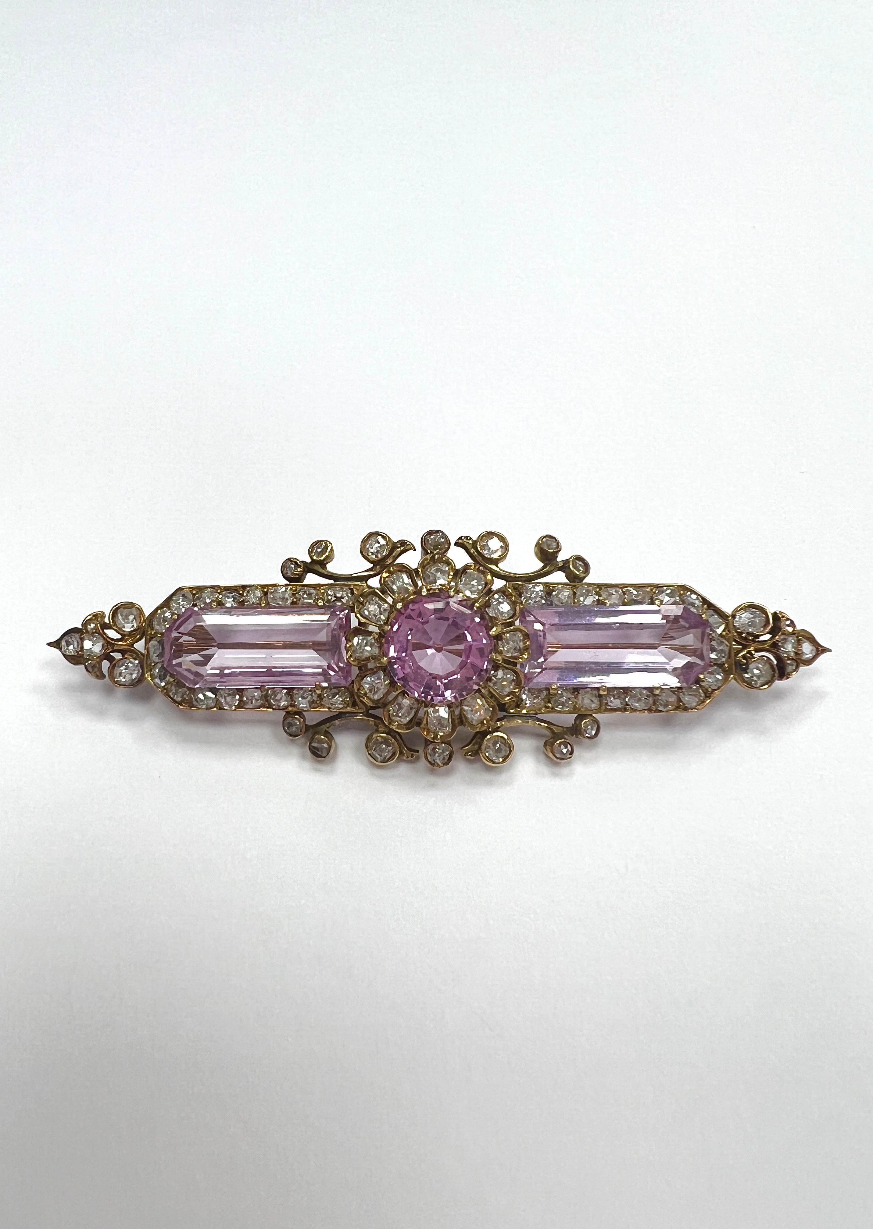Antique Gold, Pink Topaz, and Diamond Brooch im Zustand „Hervorragend“ im Angebot in New York, NY
