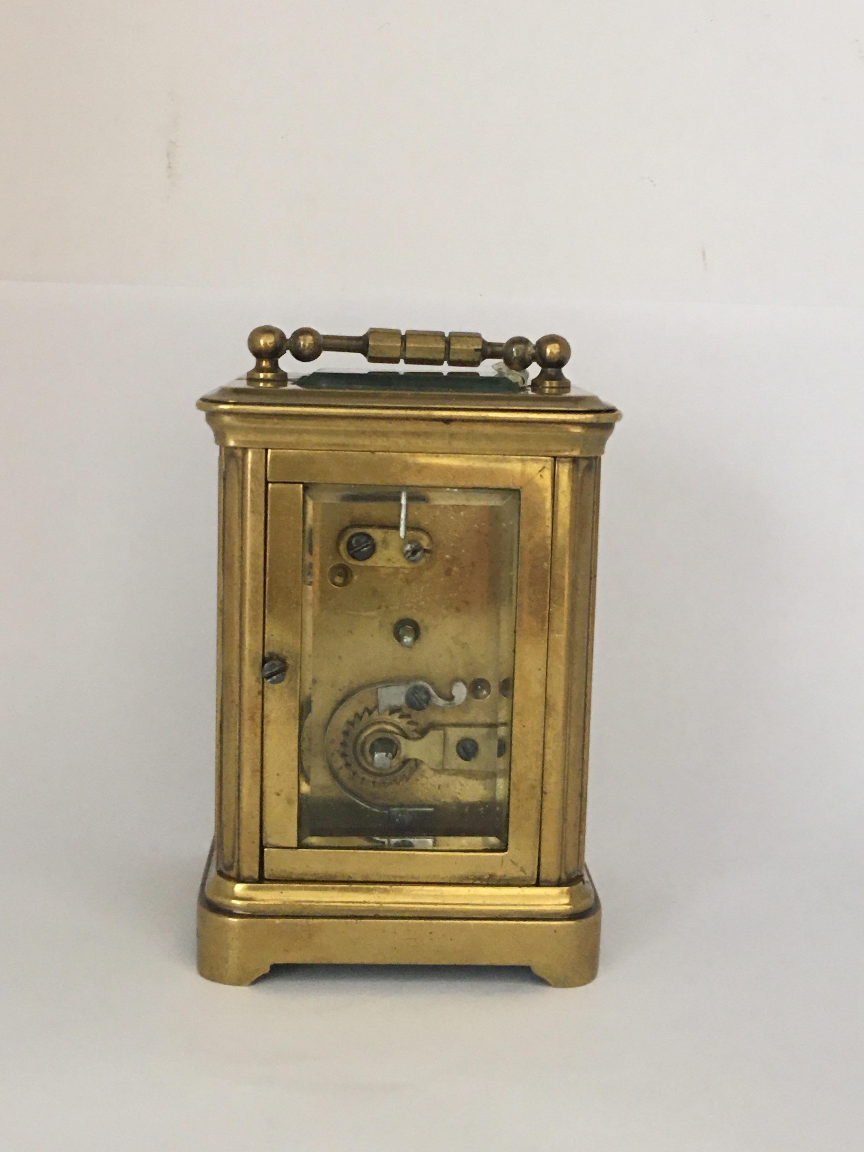 This beautiful small French carriage clock is in good working condition and it is ticking well. Visible signs of ageing and wear as shown. Presented to MAUD from Woolsery September 1919. It comes with a winding key. Please study the images carefully