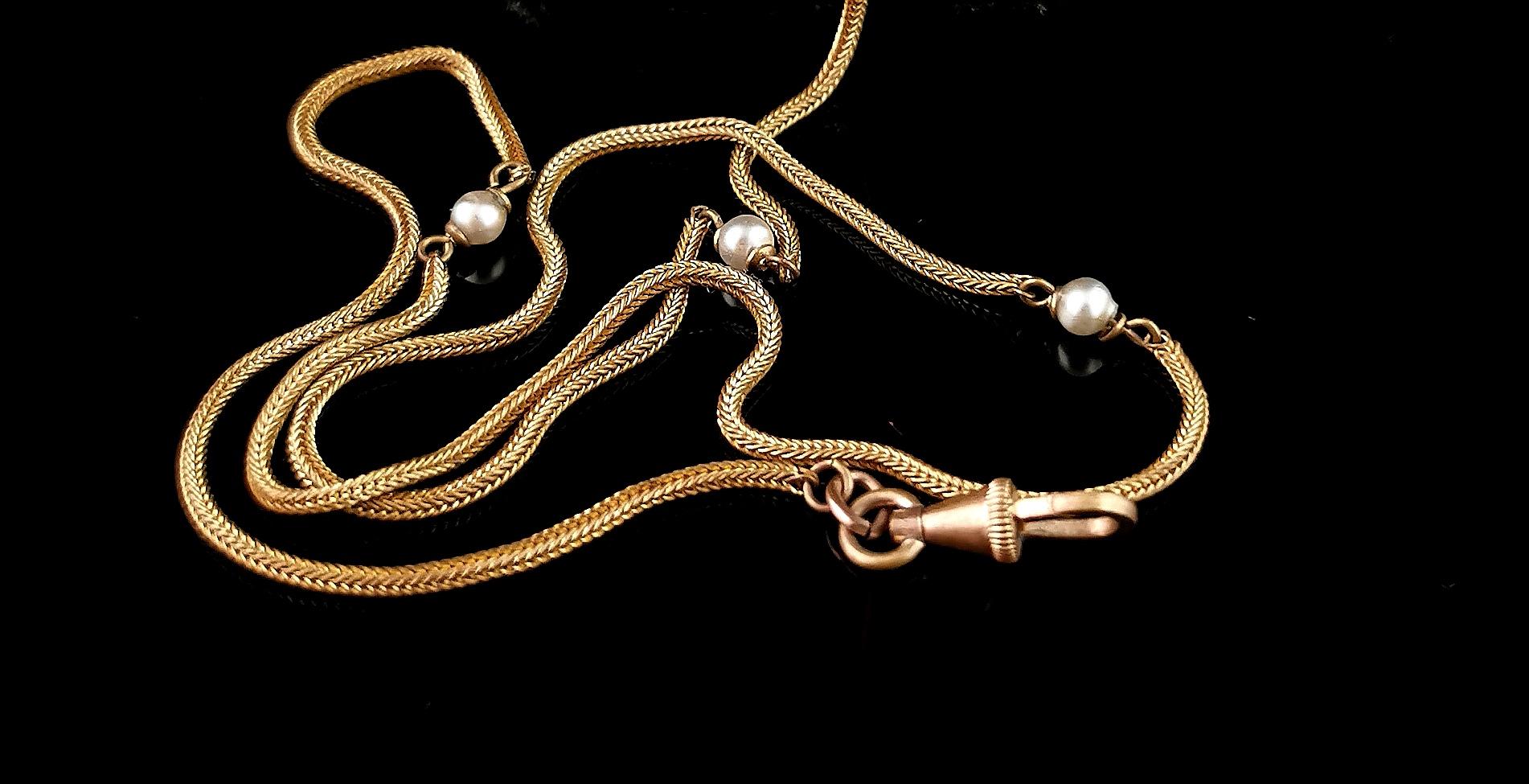 Antique Gold plated lariat chain necklace, Faux pearl, Enamel flower For Sale 2