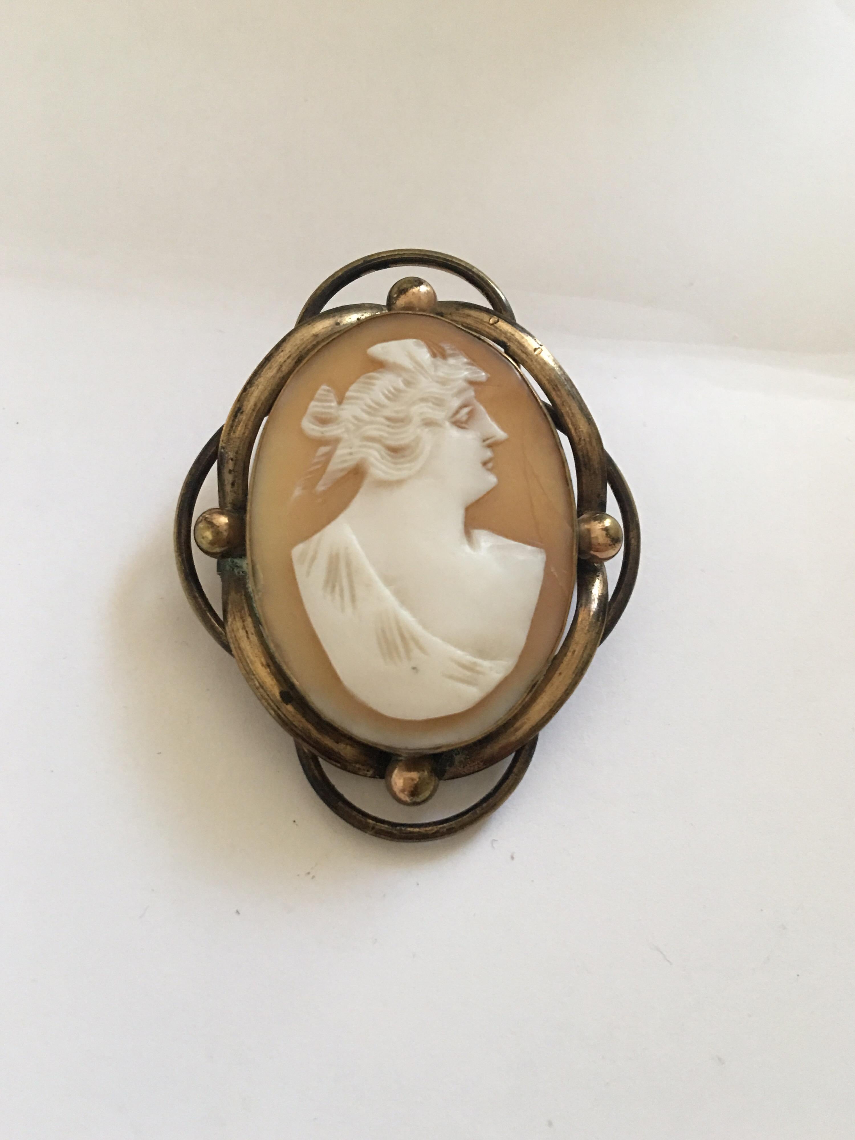 Antique Gold-Plated Victorian Pendant / Brooch Cameo 6