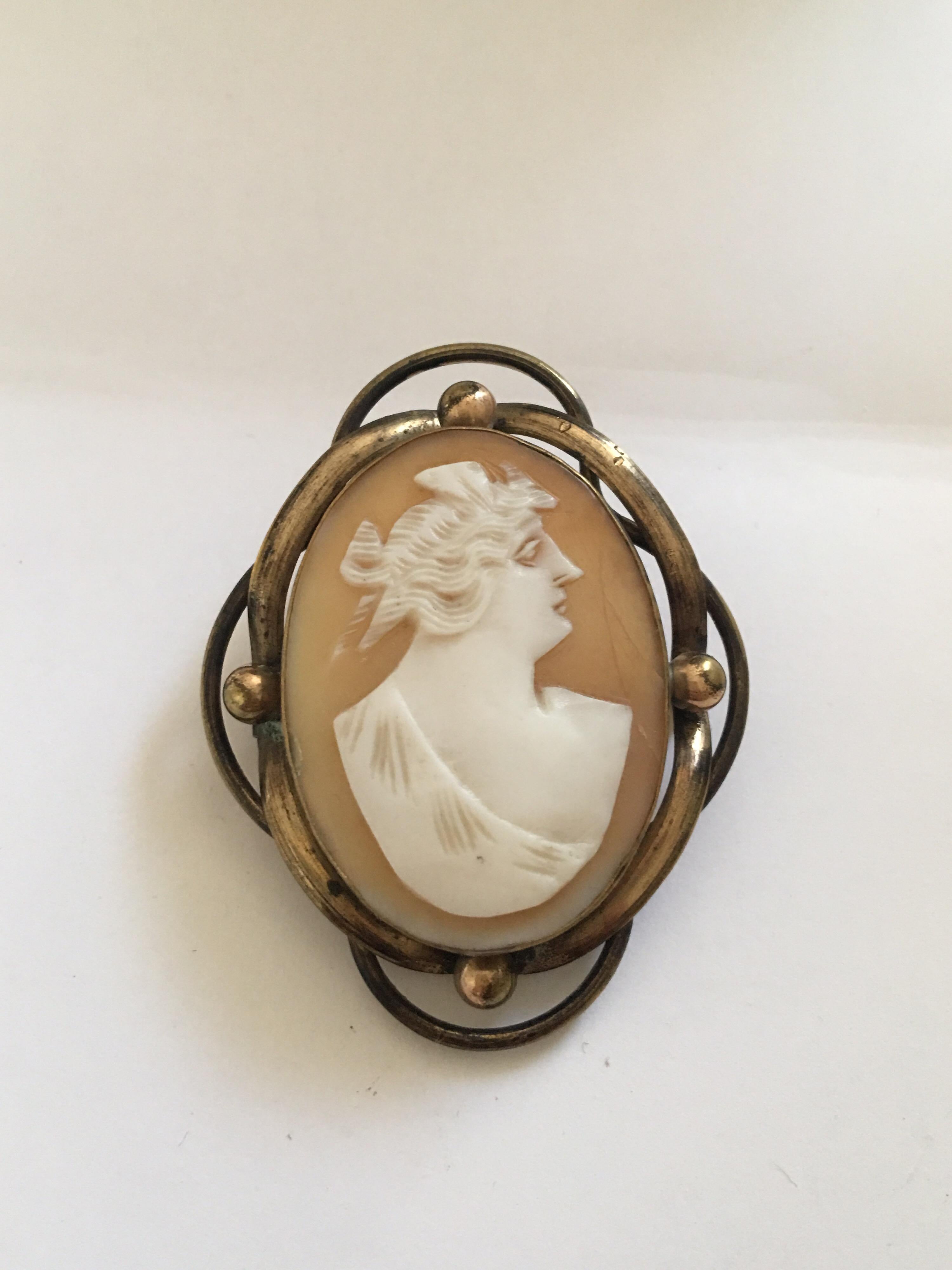 Women's or Men's Antique Gold-Plated Victorian Pendant / Brooch Cameo