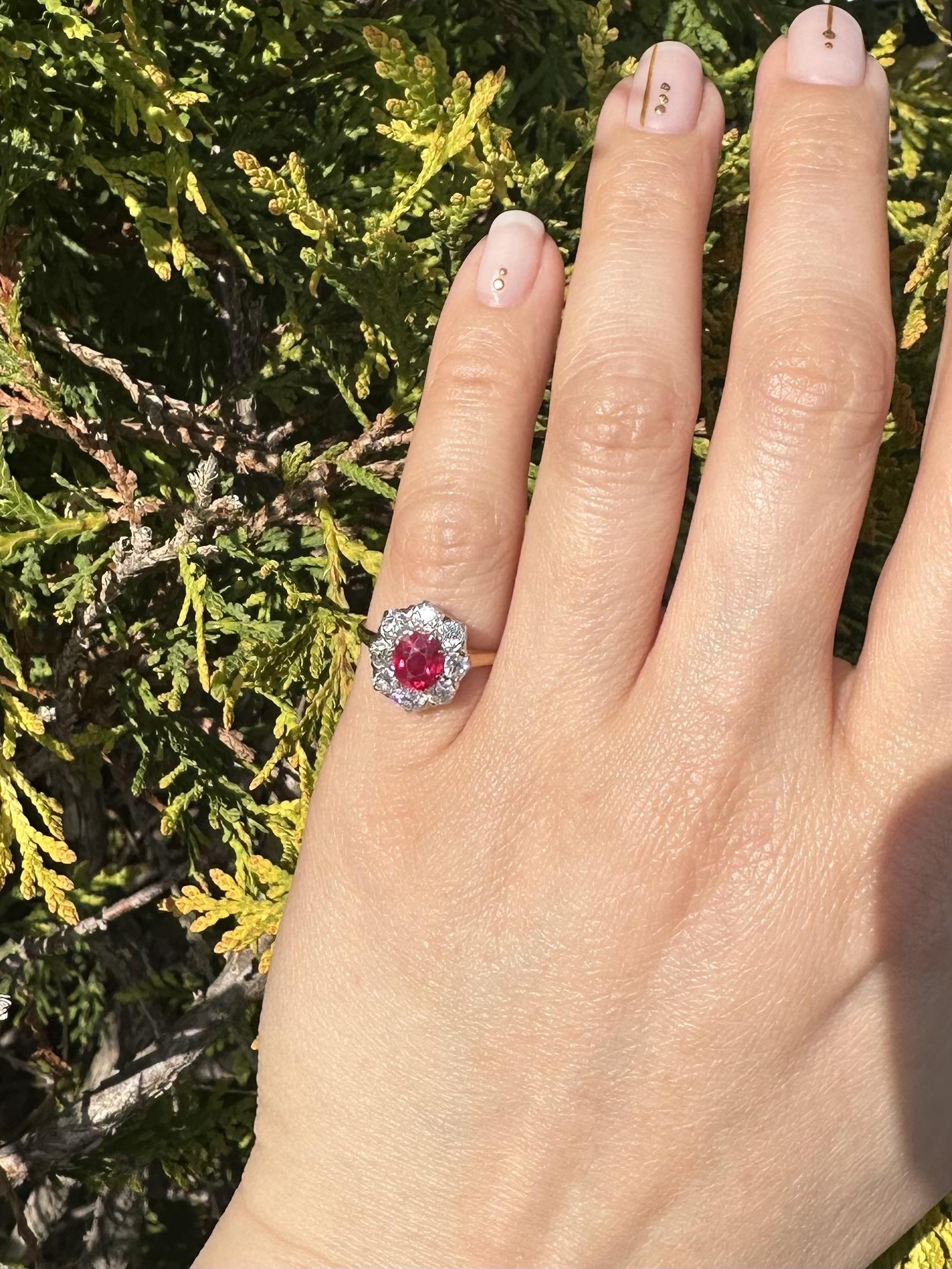 Bague Halo en or et platine AGL Burma No Heat Vivid Red Ruby Diamond en vente 4