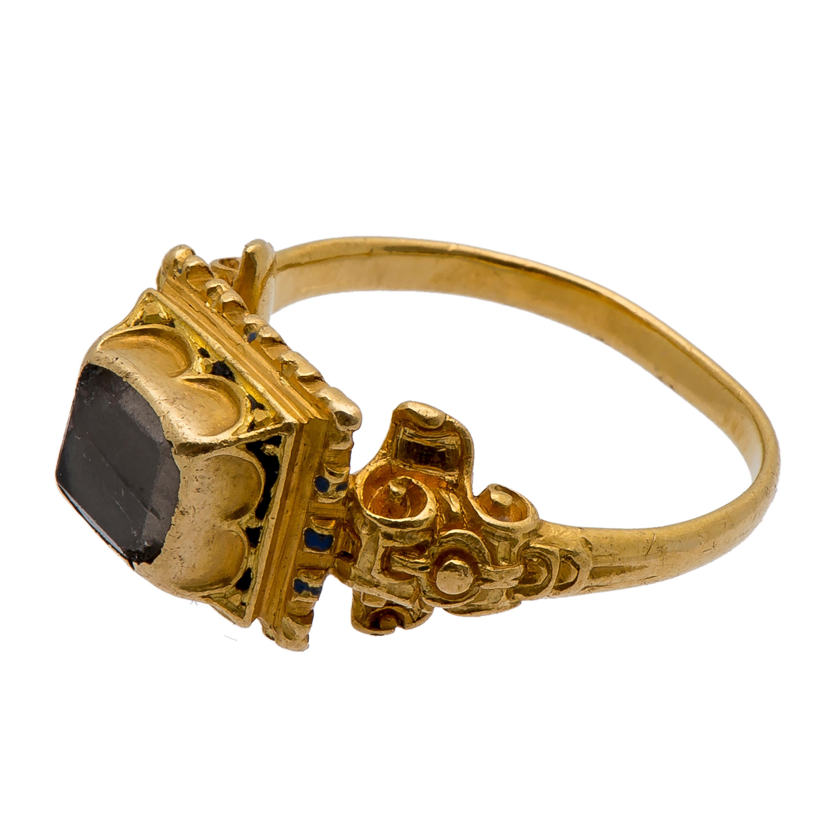 Renaissance Rock Crystal Ring 
Western Europe, about 1580-1600 
Gold, rock crystal, enamel 
Weight 9.0 gr.; circumference 57.65 mm; US size 8 1/2; UK size Q 1/2 

Gold ring with a D-section hoop widening to the capital-shaped shoulders with