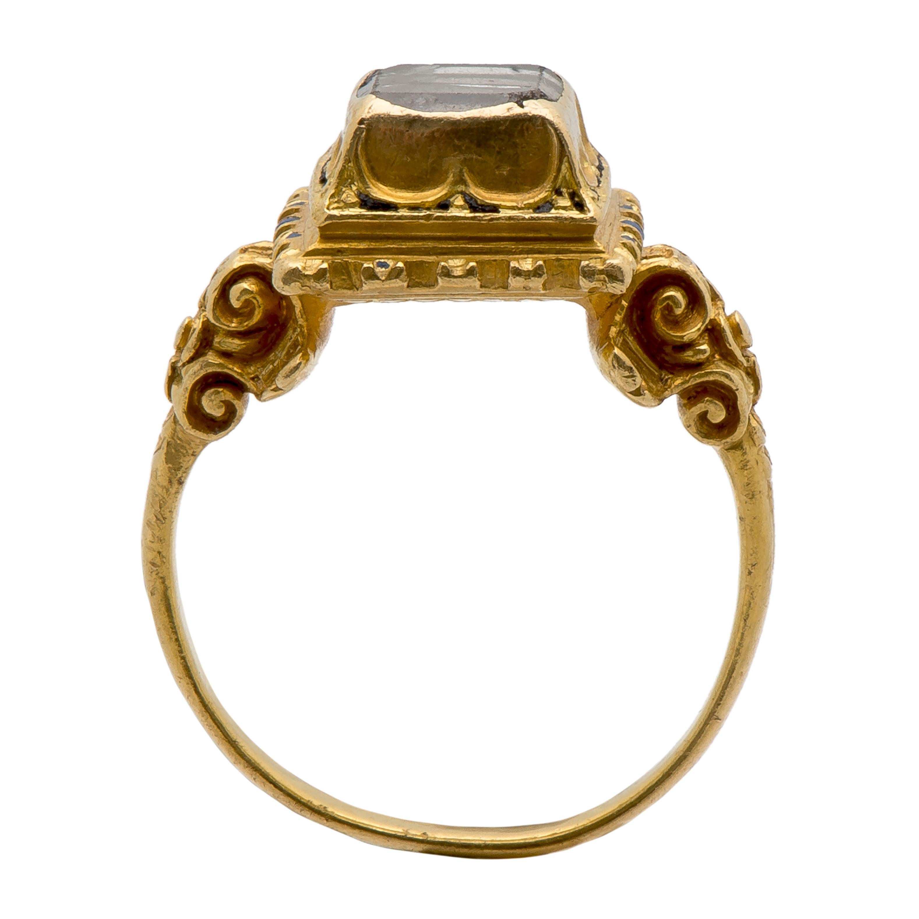 Antique Gold Renaissance Gemstone Ring In Good Condition In Chicago, IL