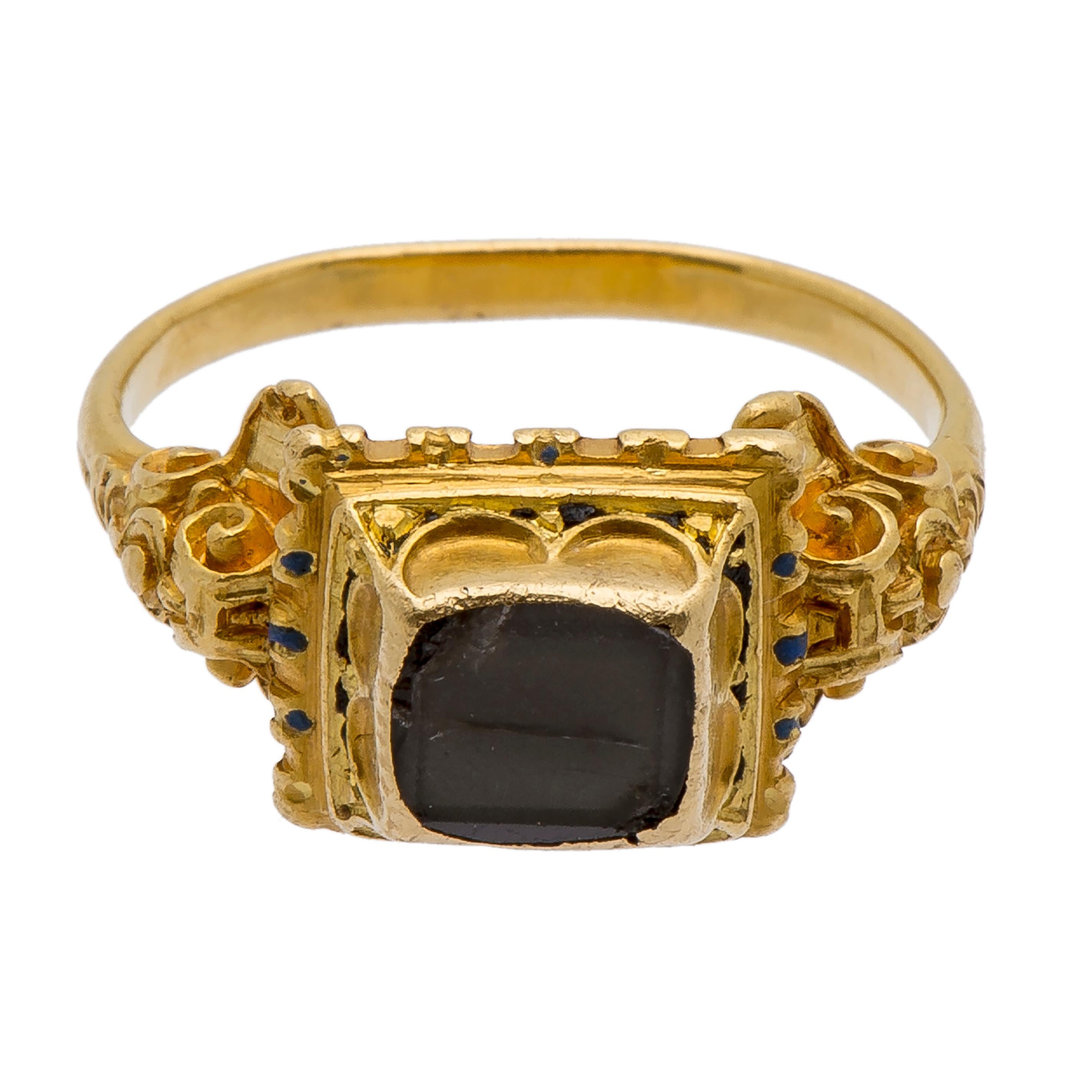 Antique Gold Renaissance Gemstone Ring